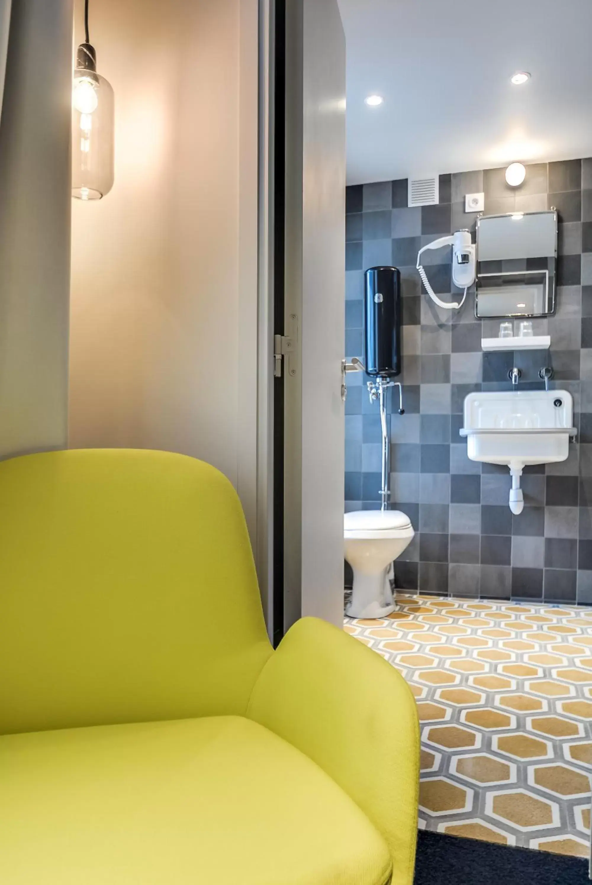 Bathroom, Seating Area in WIT Hotel