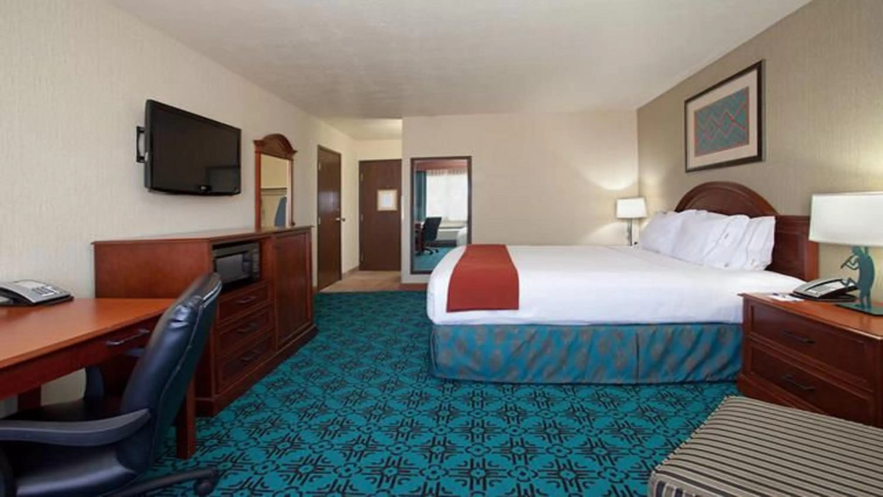 Photo of the whole room, Bed in Holiday Inn Express Mesa Verde-Cortez by IHG