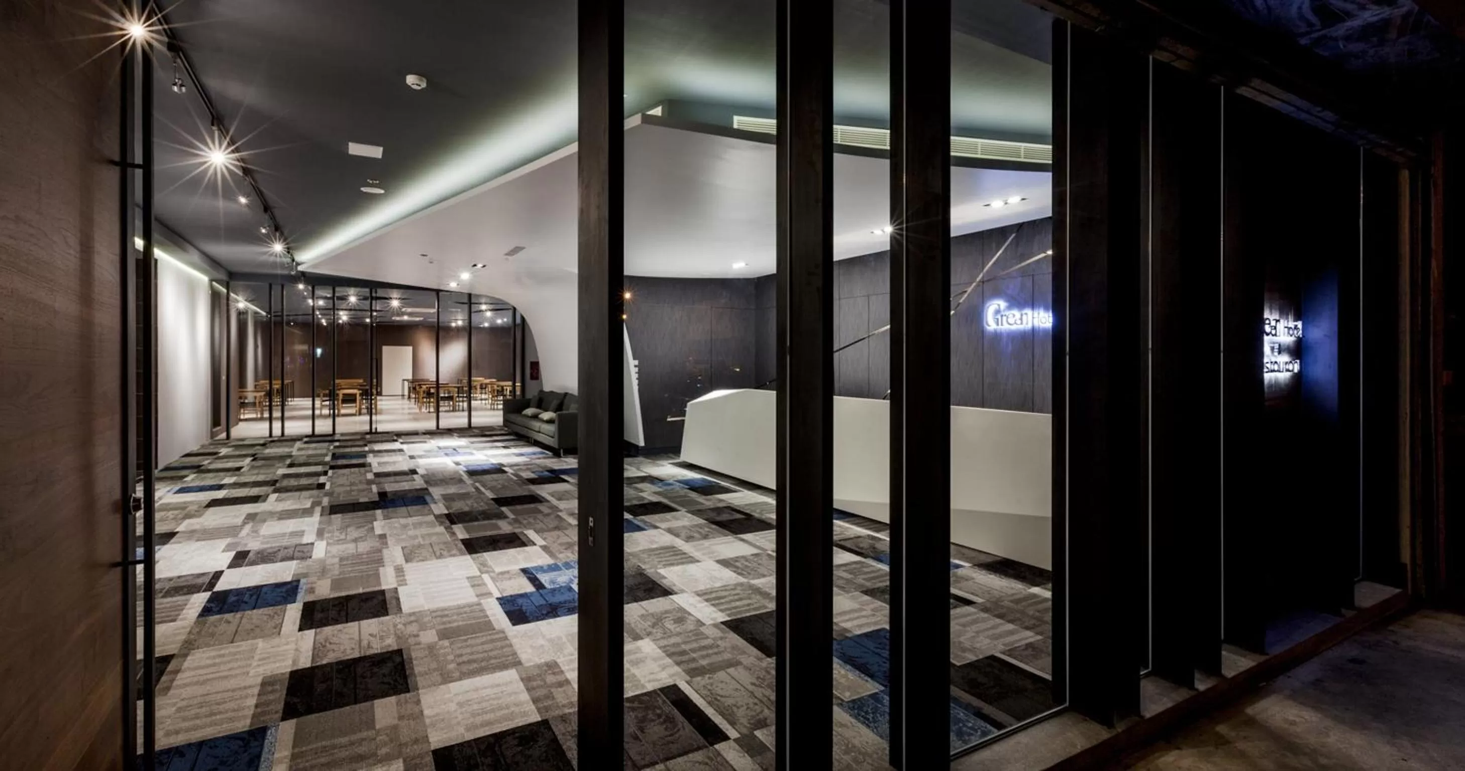 Facade/entrance in Green Hotel