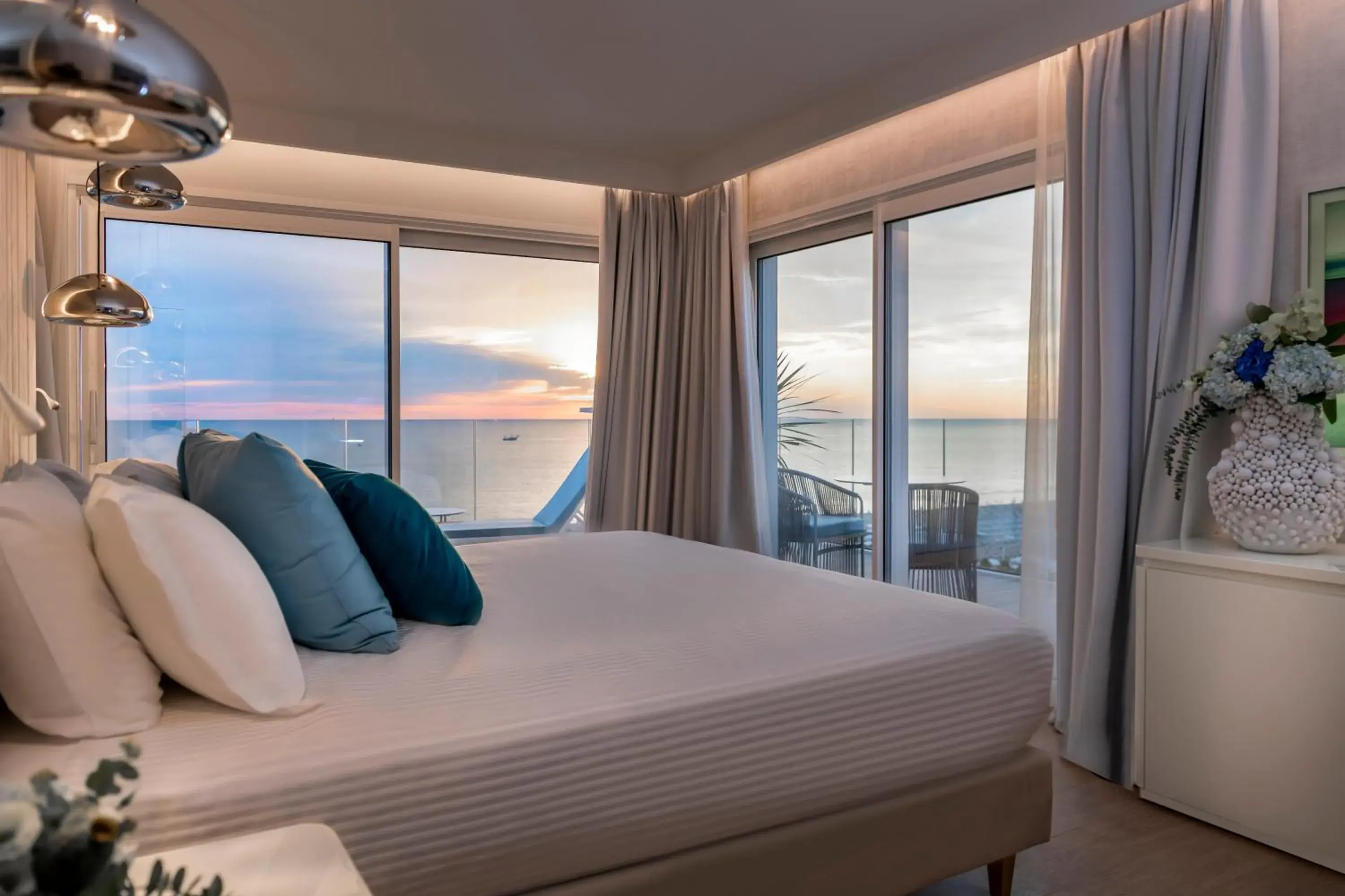 Bed, Sea View in Hotel Atlantic