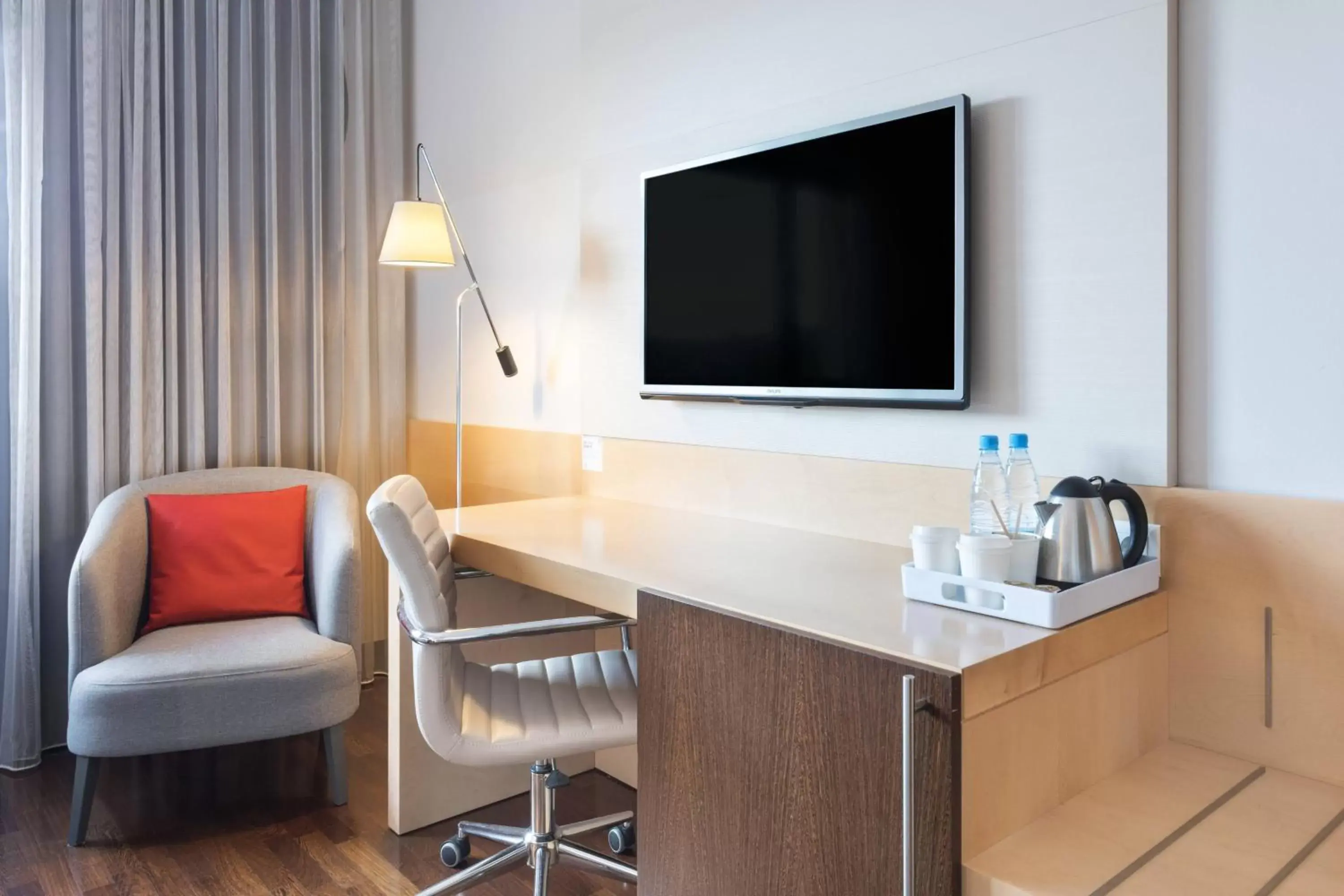Photo of the whole room, TV/Entertainment Center in Four Points by Sheraton Ljubljana Mons
