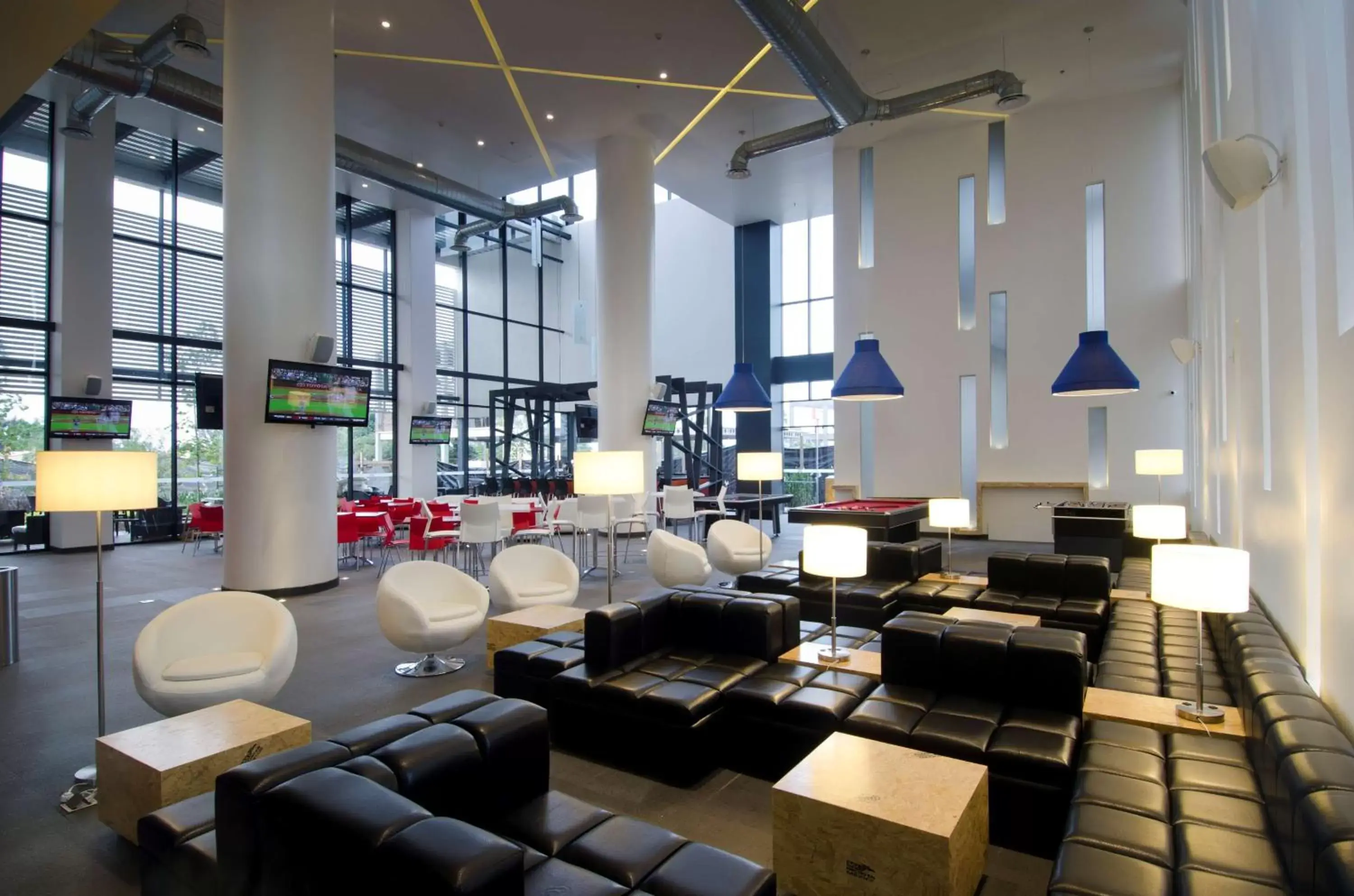 Lounge or bar, Lounge/Bar in Ramada Encore by Wyndham Guadalajara Sur