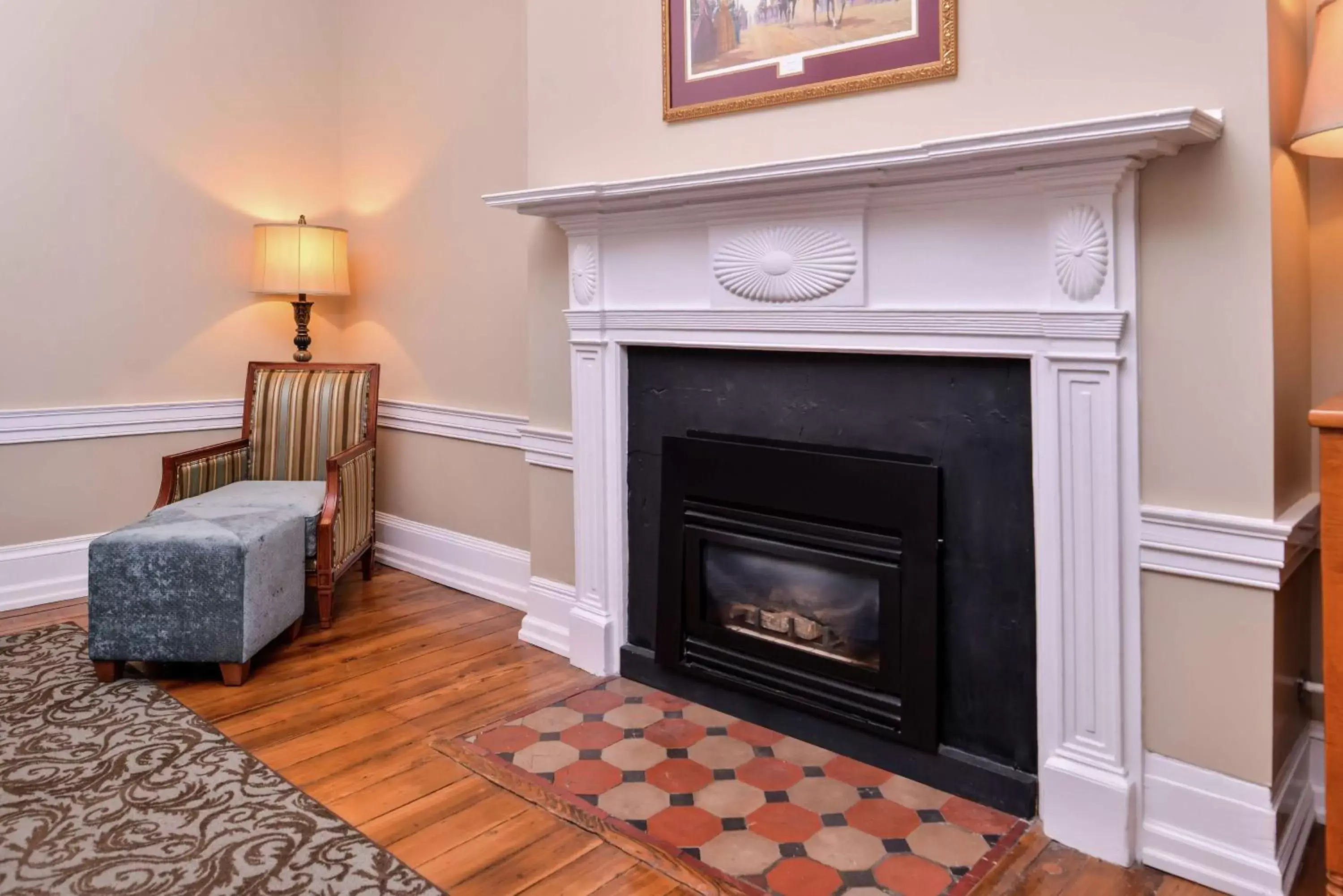 Living room, TV/Entertainment Center in Hampton Inn Lexington Historic Area