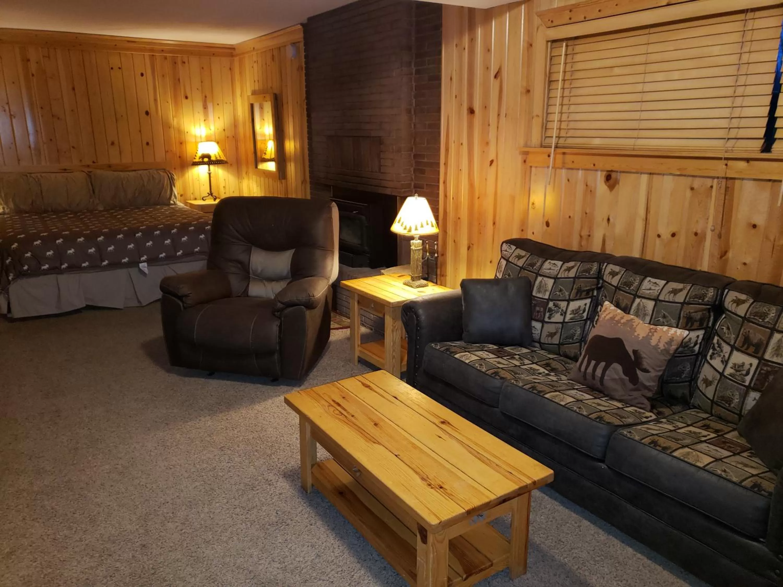 Seating Area in Willard Munger Inn