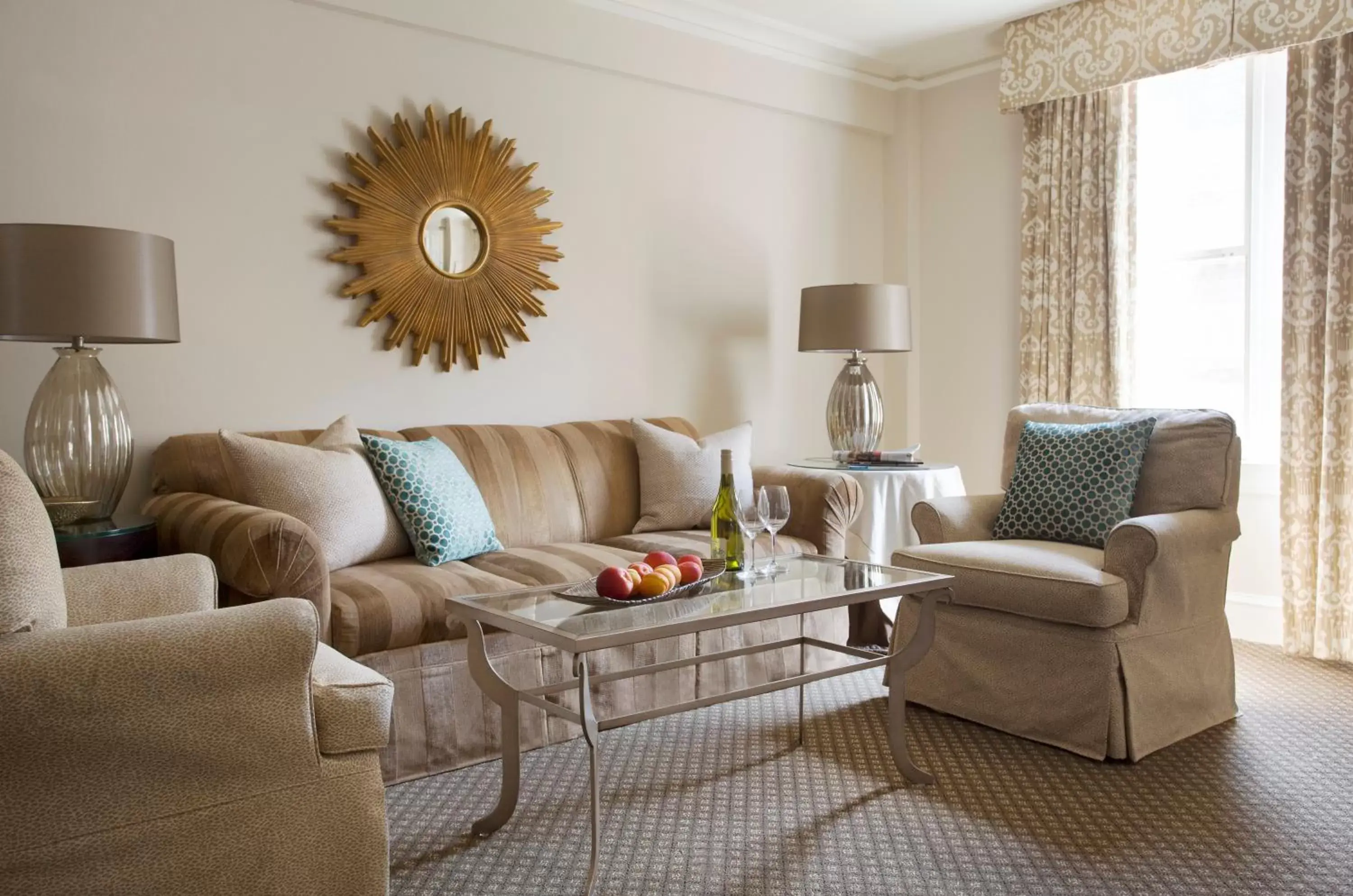 Living room, Seating Area in The Eliot Hotel