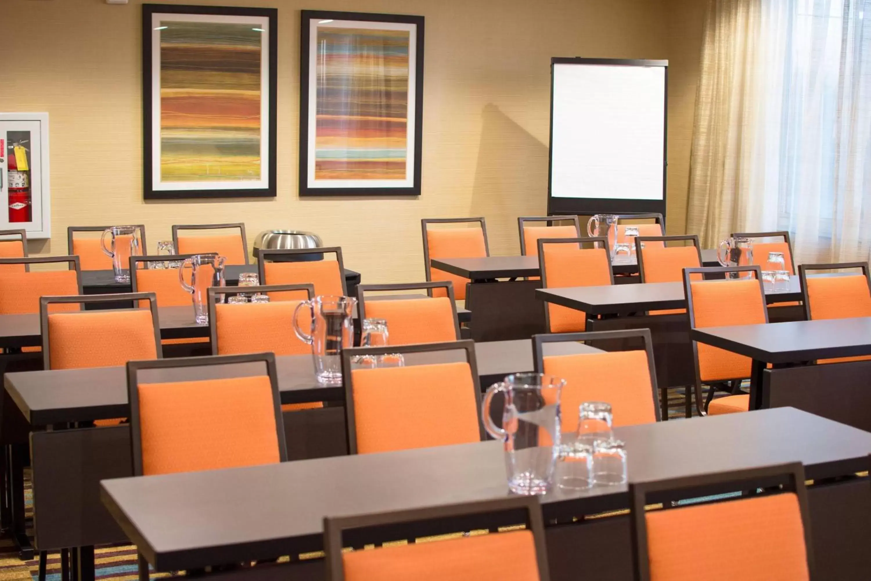 Meeting/conference room, Restaurant/Places to Eat in Fairfield Inn & Suites by Marriott Chillicothe