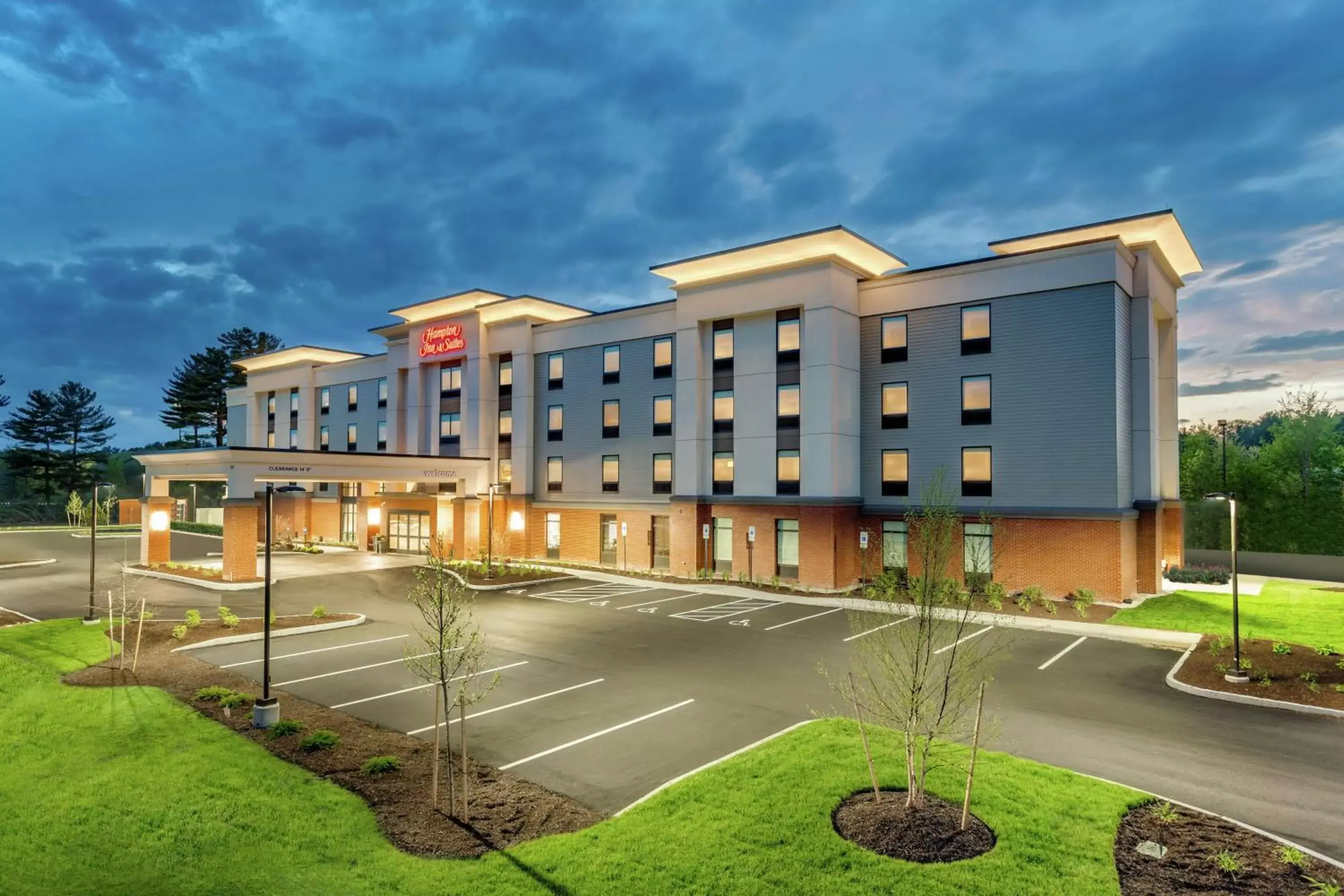 Property Building in Hampton Inn & Suites Kittery