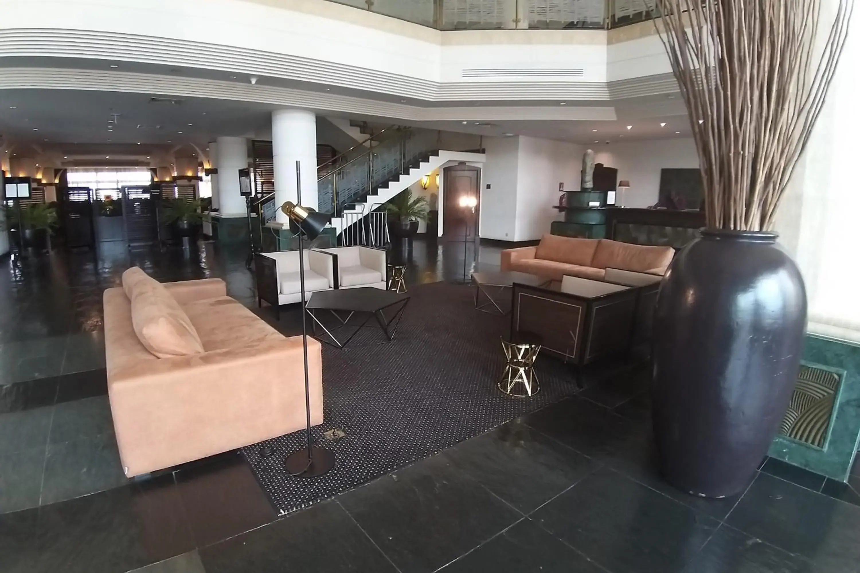 Lobby or reception in Hotel Alvalade