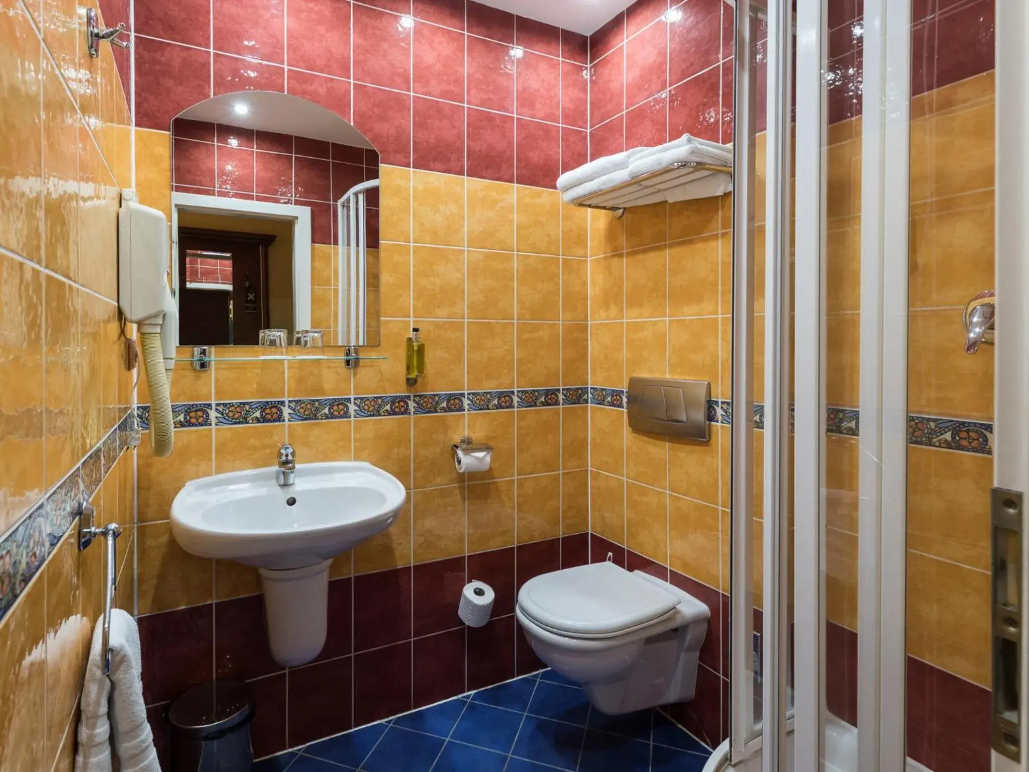 Toilet, Bathroom in Hotel William