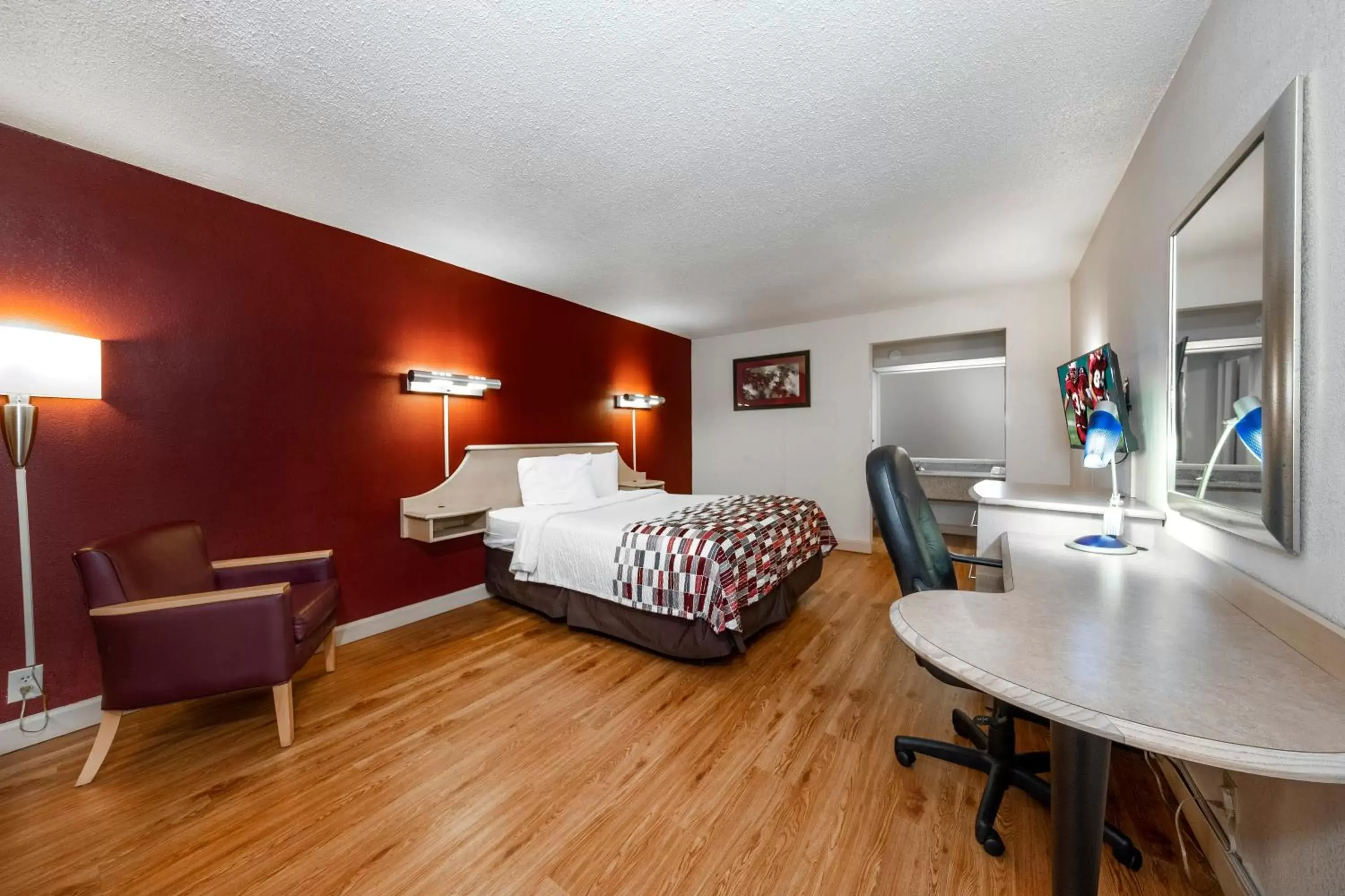 Photo of the whole room in Red Roof Inn & Suites Wytheville