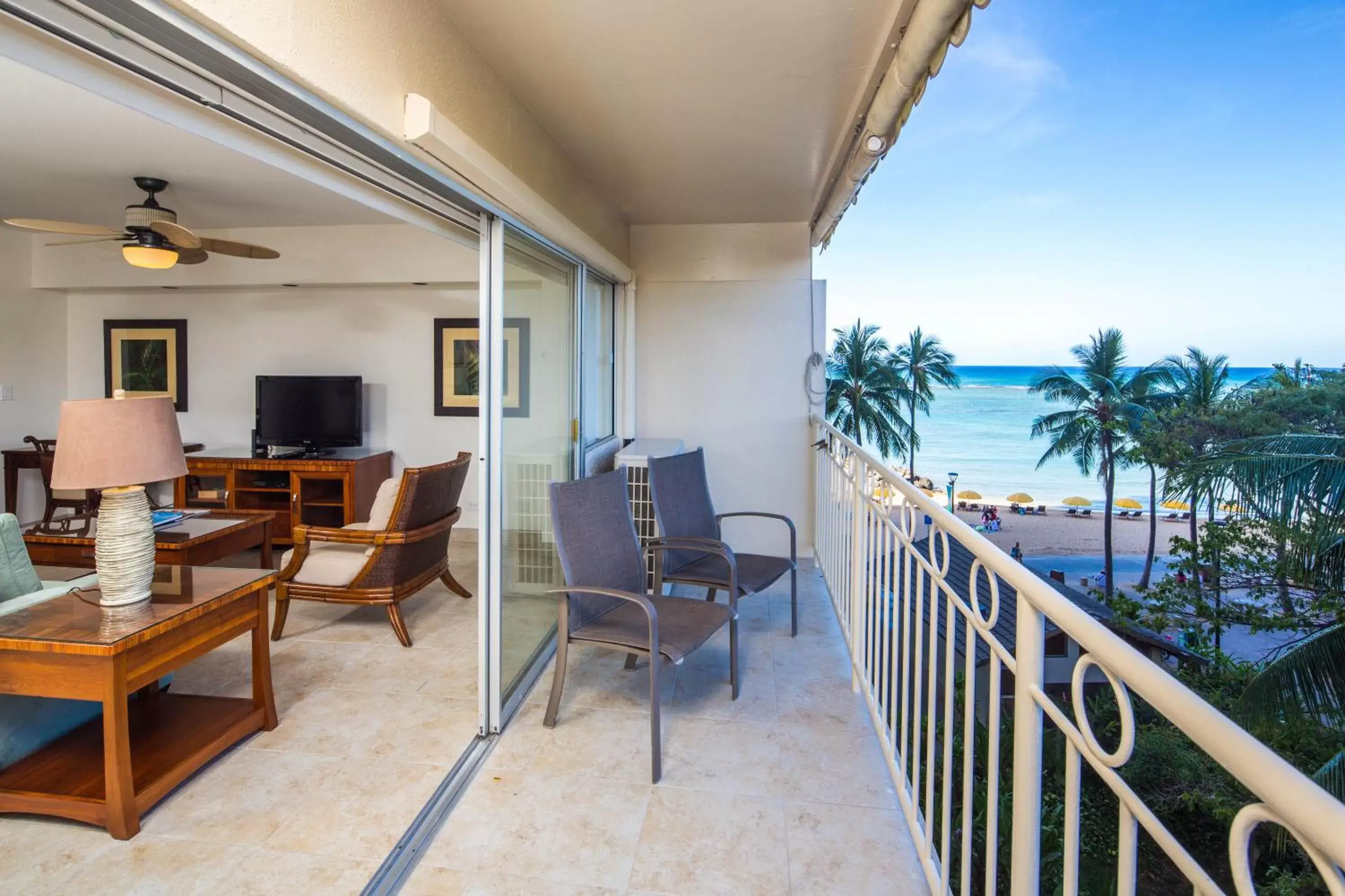 Balcony/Terrace in Castle Waikiki Shore Beachfront Condominiums