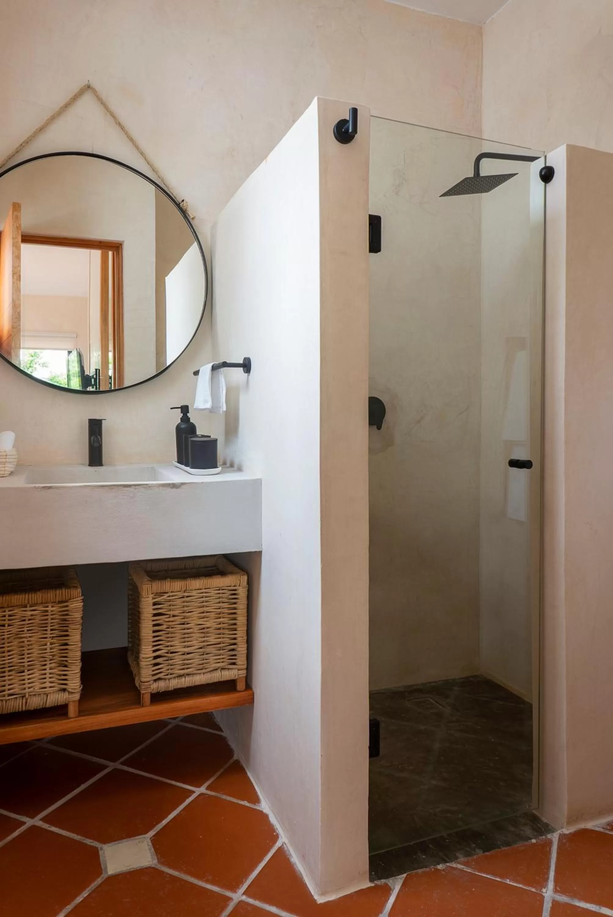 Shower in Hotel Aalada Playa del Carmen