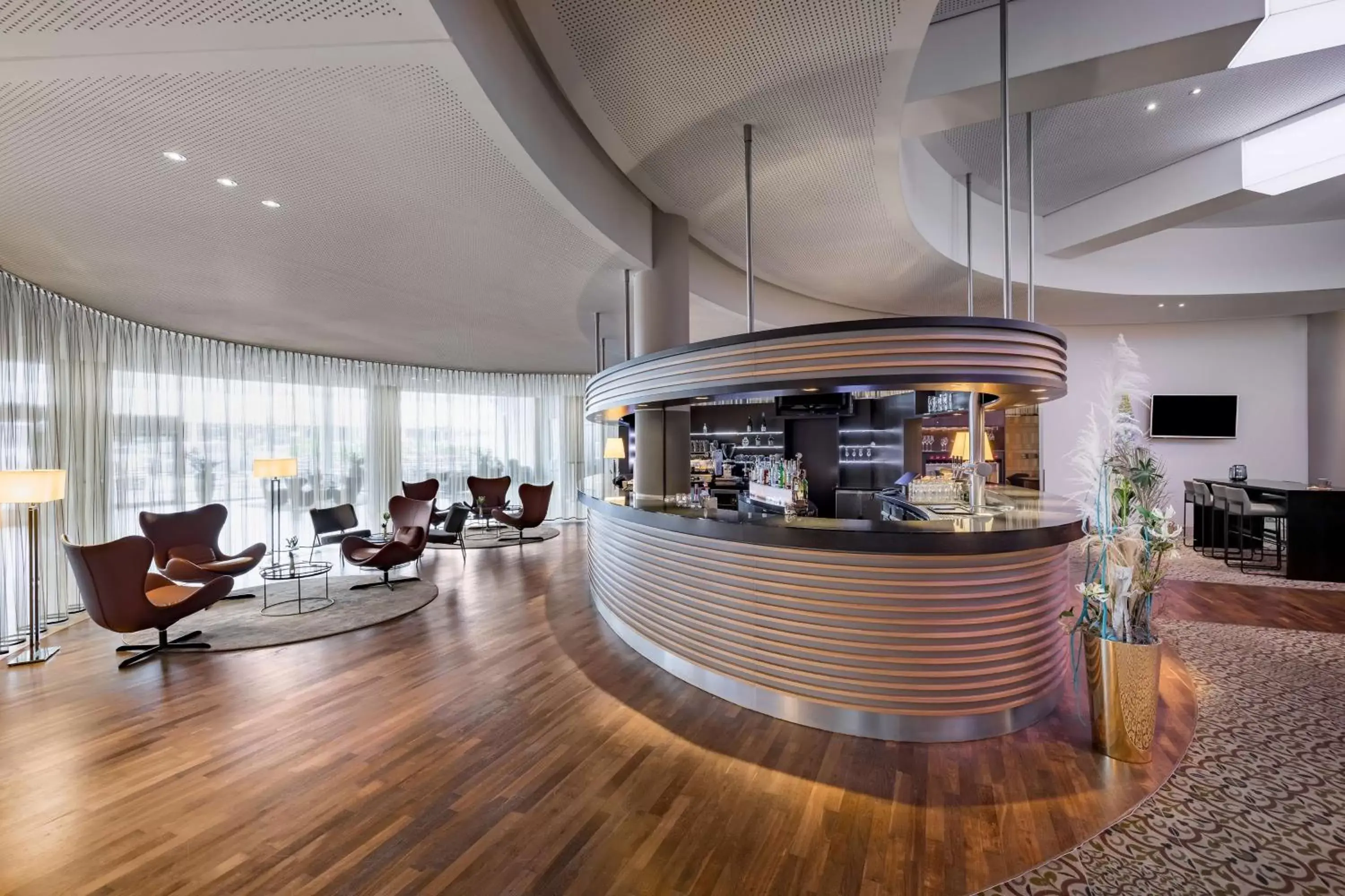 Lounge or bar, Restaurant/Places to Eat in Radisson Blu Hotel, Hamburg Airport