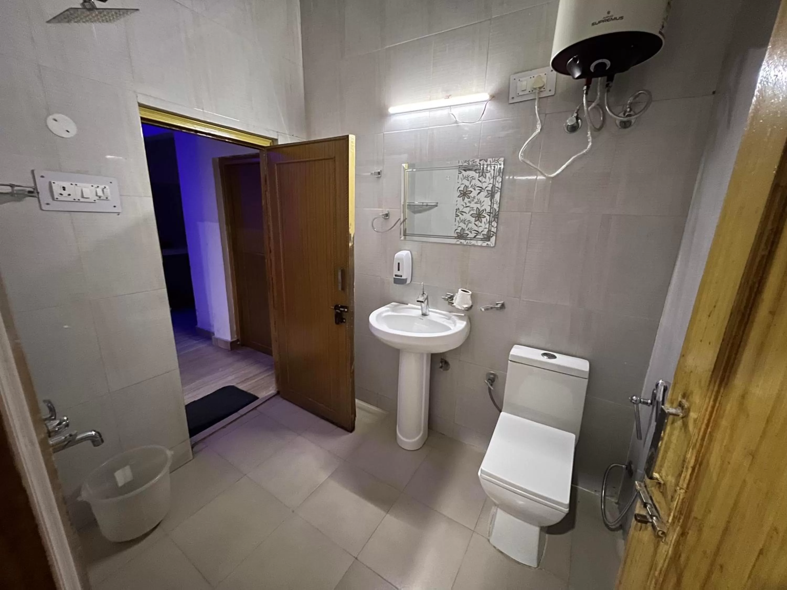 Bathroom in House of lights