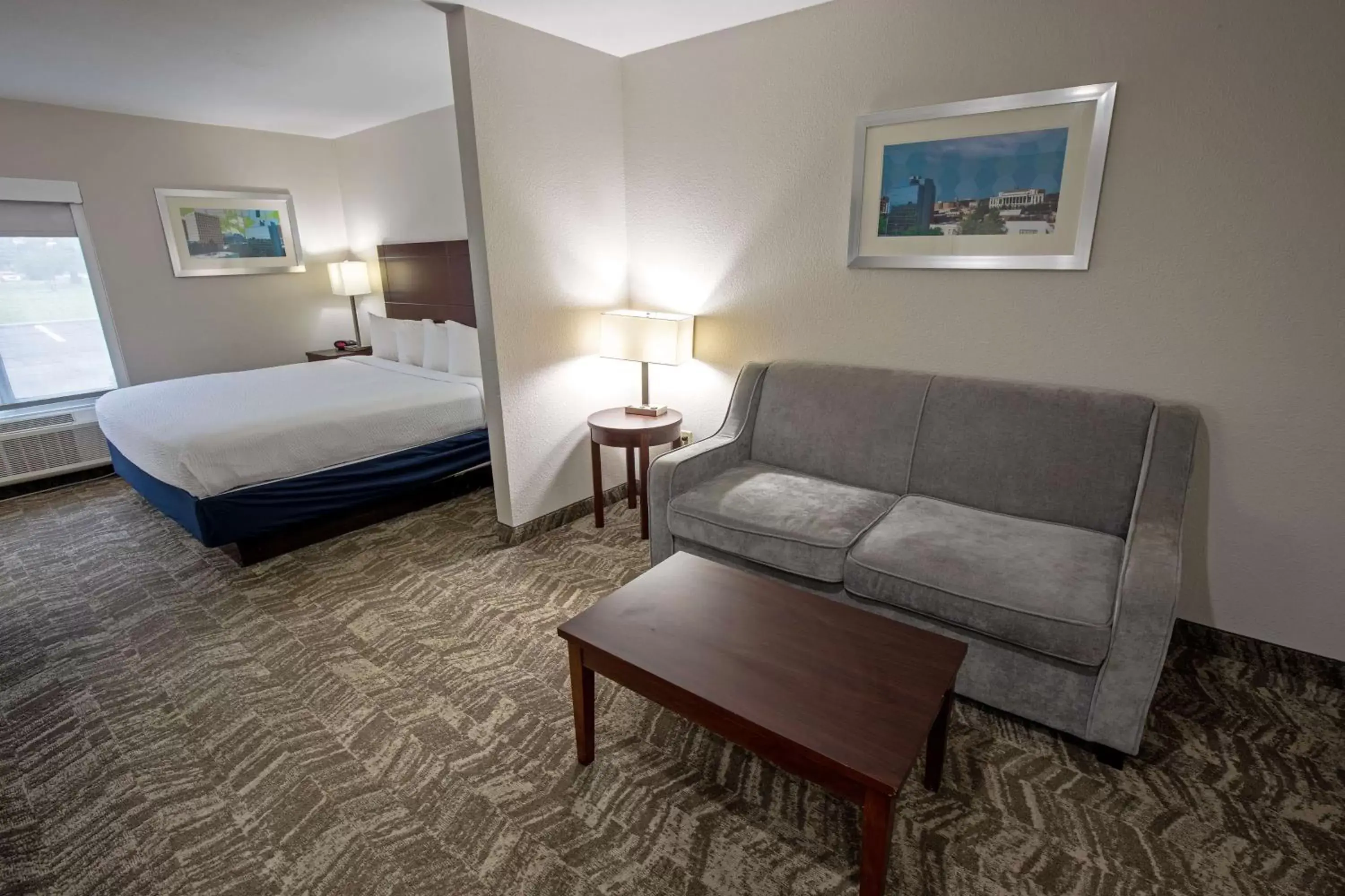 Bedroom in Best Western Plus Lafayette Vermilion River Inn & Suites