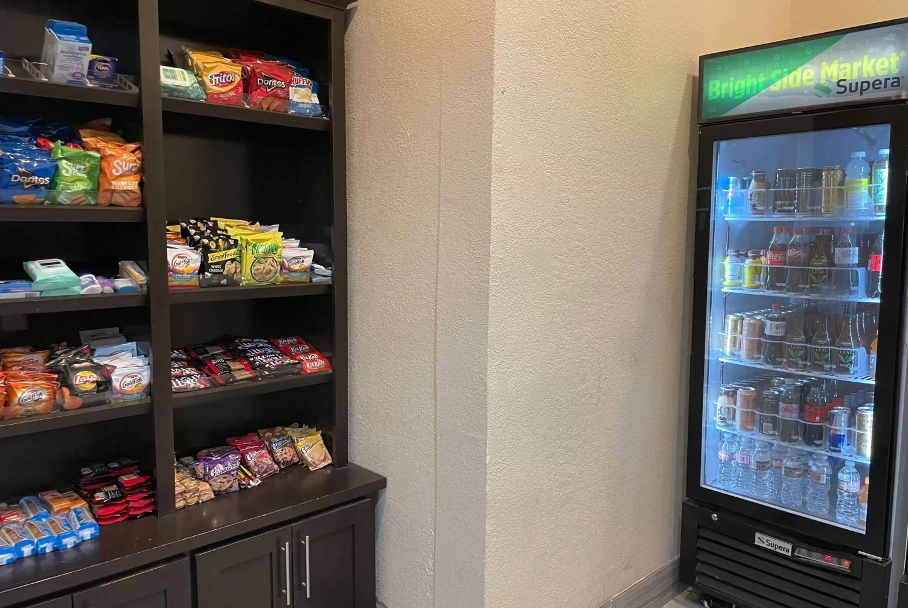 Food and drinks in La Quinta by Wyndham Waxahachie