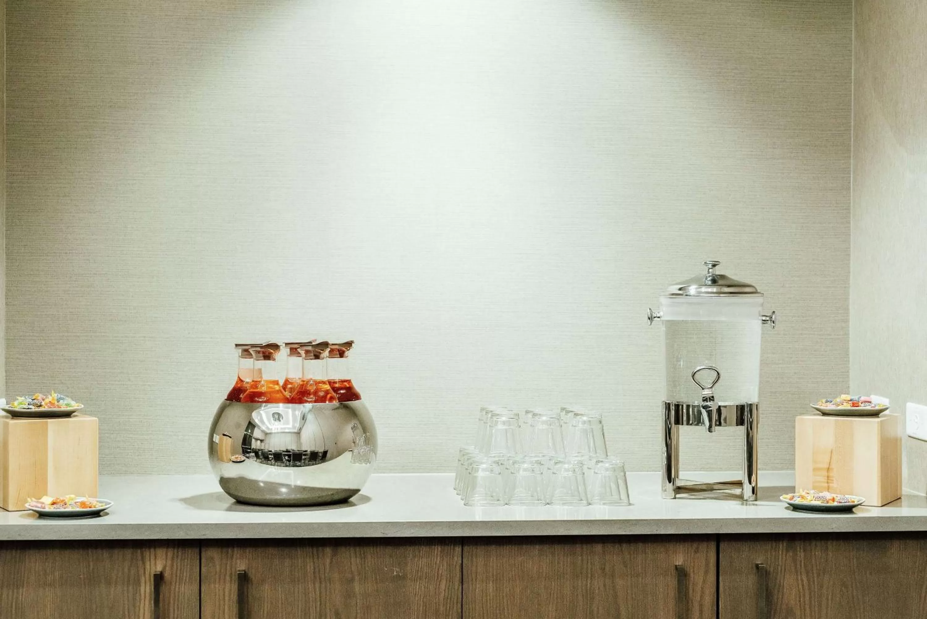 Dining area in Hilton Garden Inn Denver Union Station