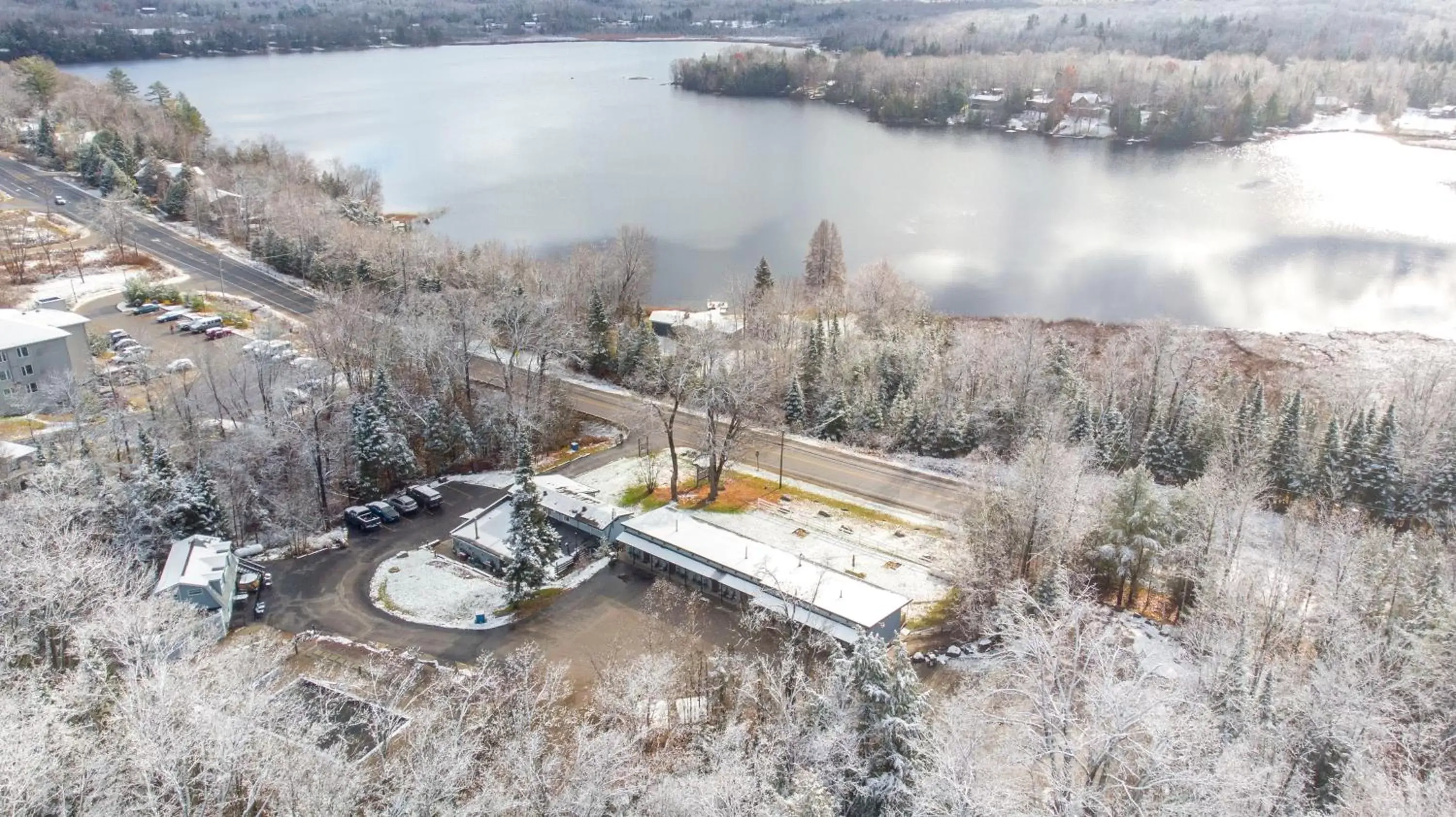 Property building, Bird's-eye View in Lakeview Motel