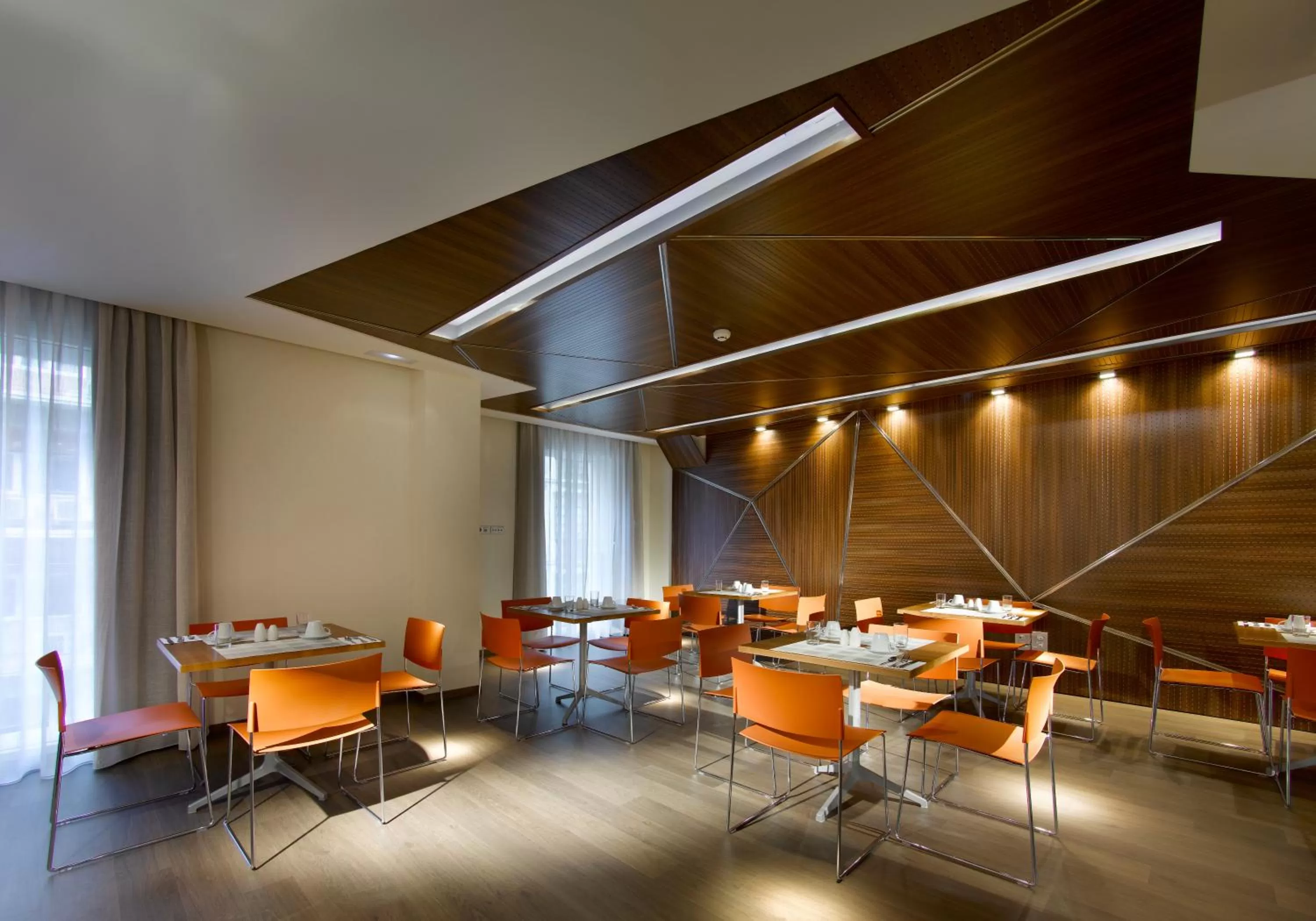 Restaurant/places to eat in Hotel Abades Recogidas