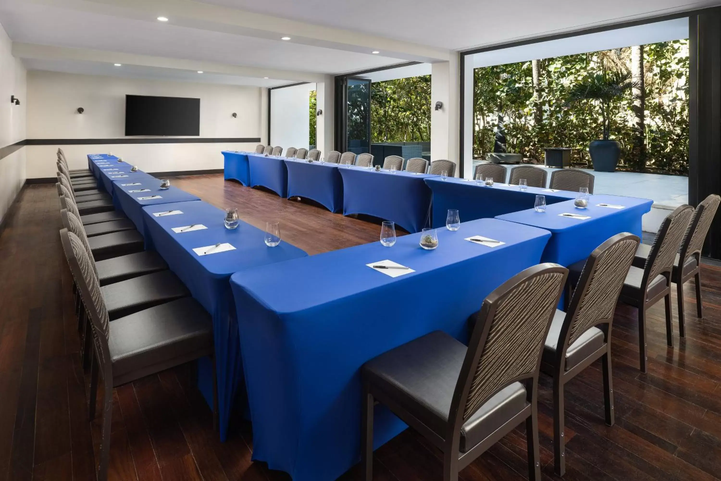 Meeting/conference room in Tideline Ocean Resort & Spa