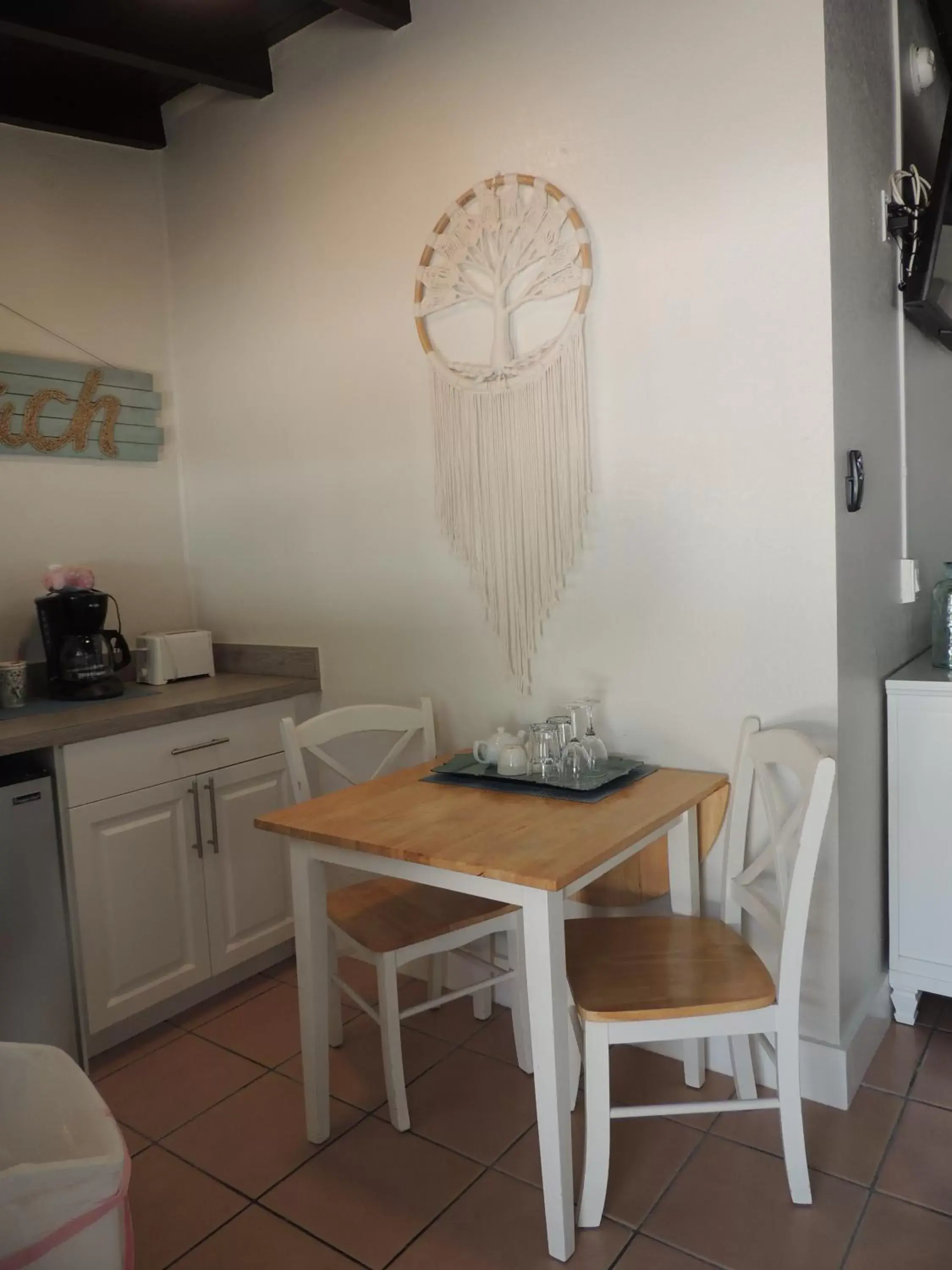 Dining Area in Sands of Islamorada