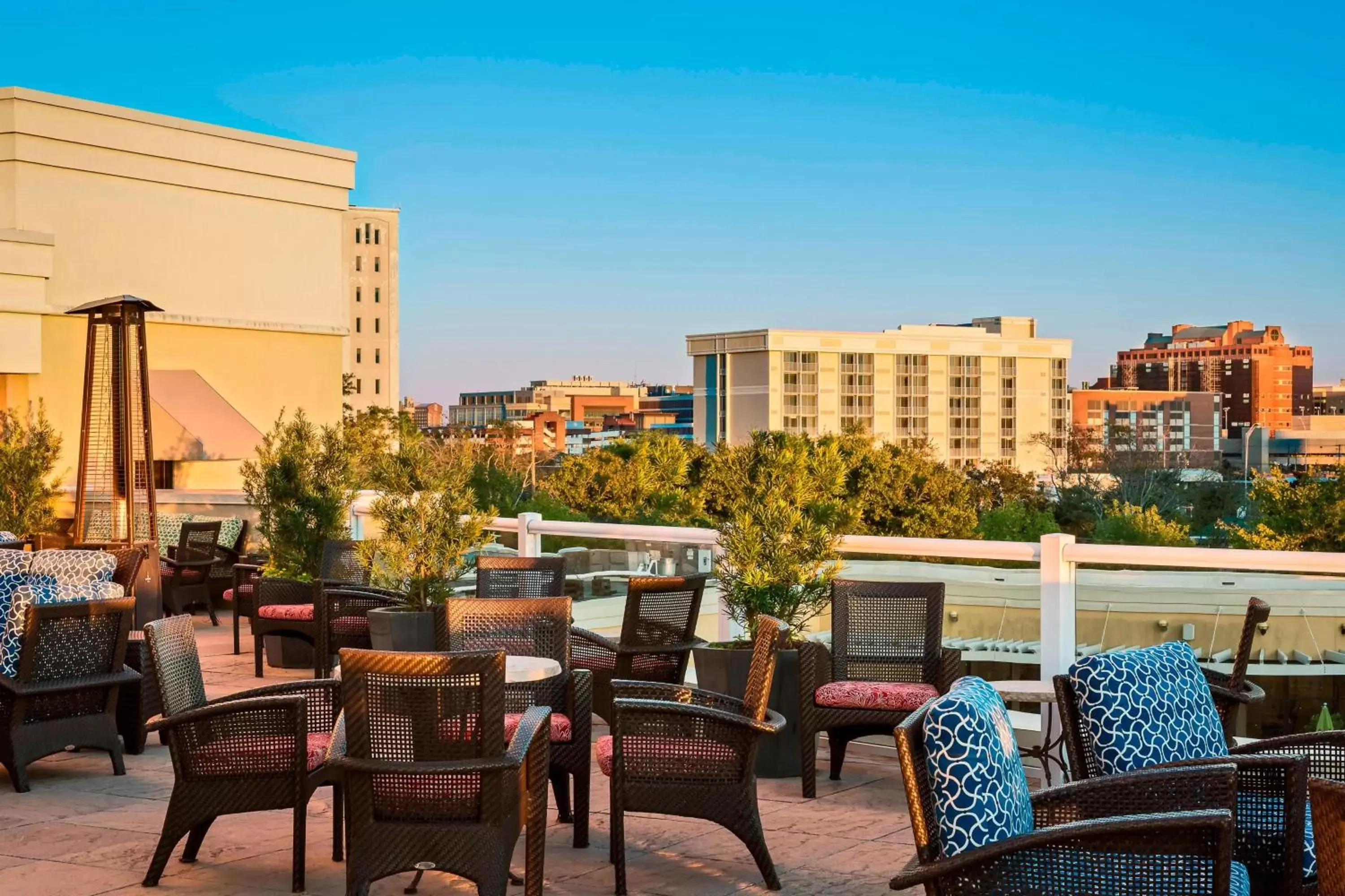 Restaurant/places to eat in Charleston Marriott