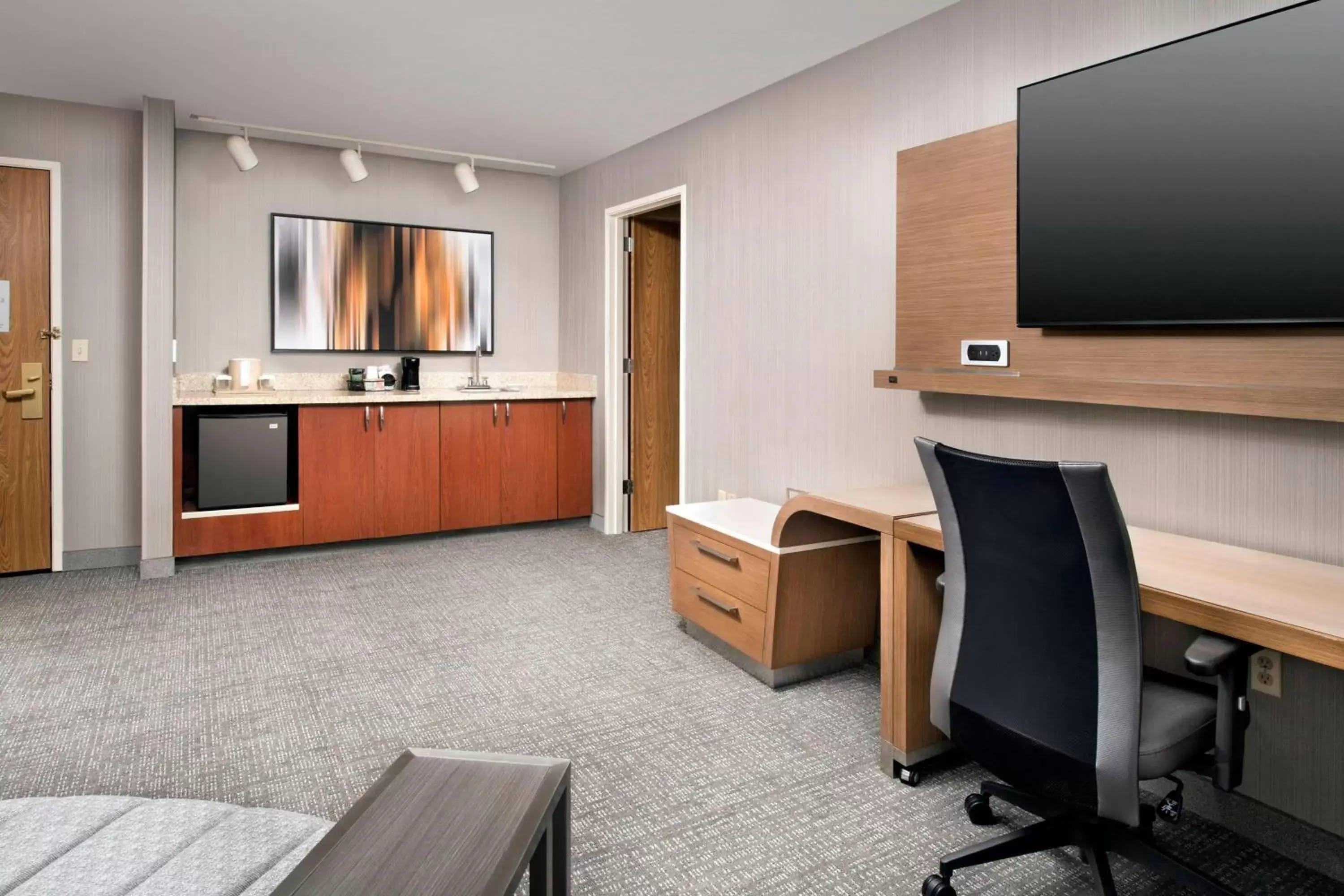 Photo of the whole room, TV/Entertainment Center in Courtyard by Marriott Portland Hillsboro