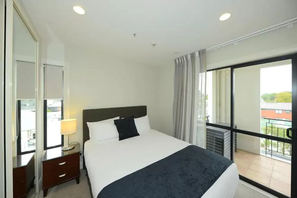 Bed in West Fitzroy Apartments