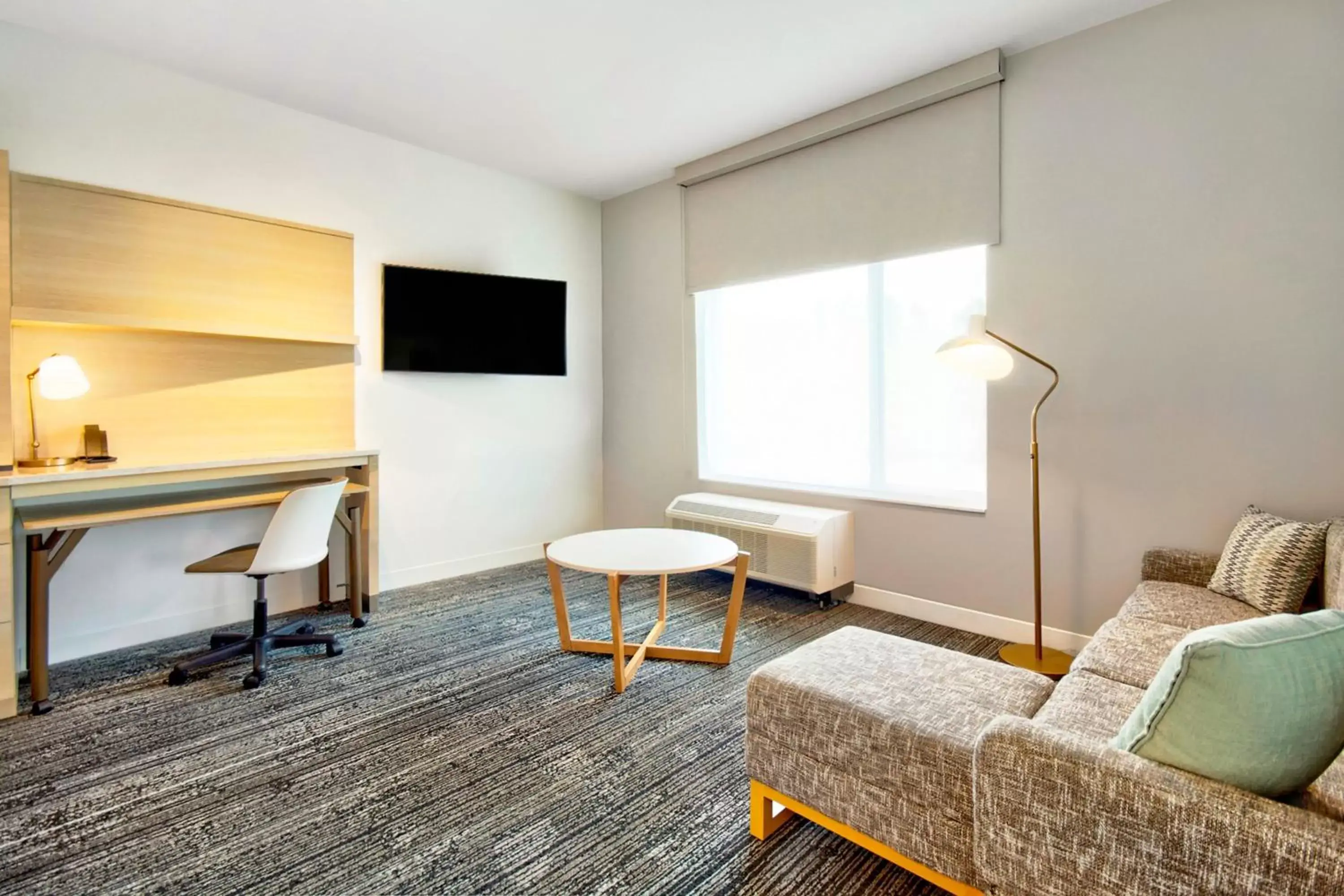 Bedroom, TV/Entertainment Center in TownePlace Suites by Marriott Asheville West