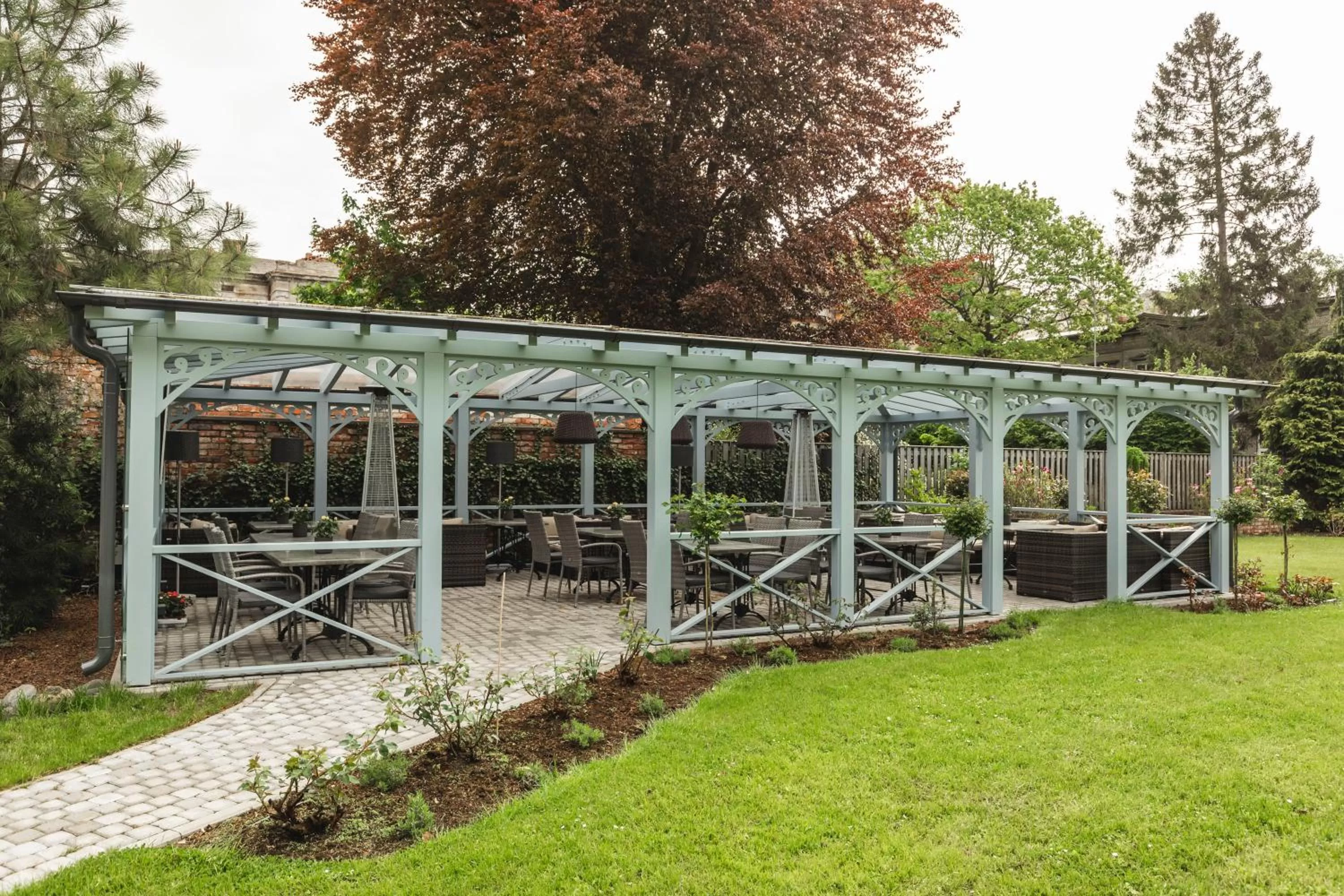 Restaurant/places to eat in Roze Boutique Hotel