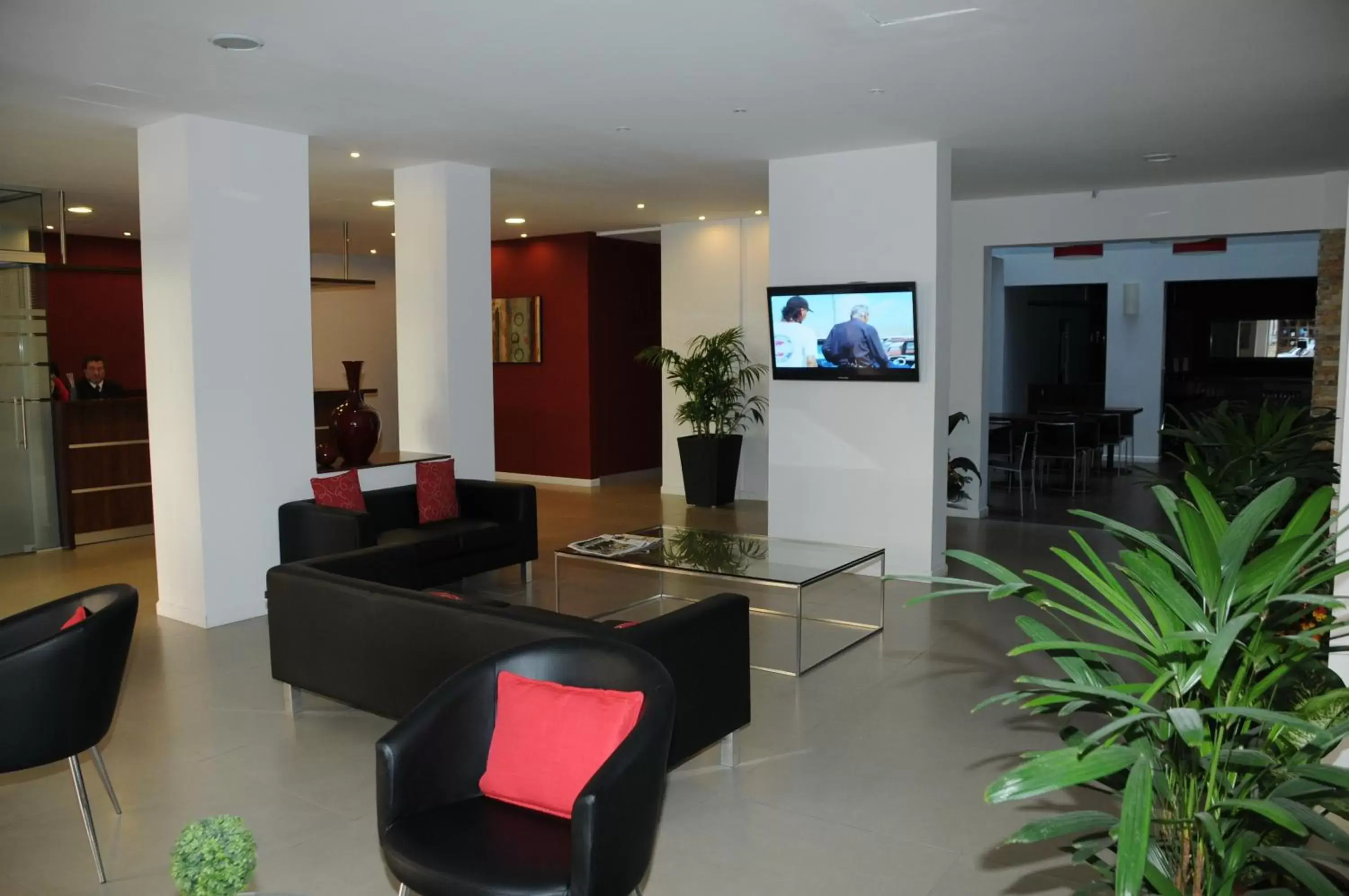 Communal lounge/ TV room, Lobby/Reception in Hotel California