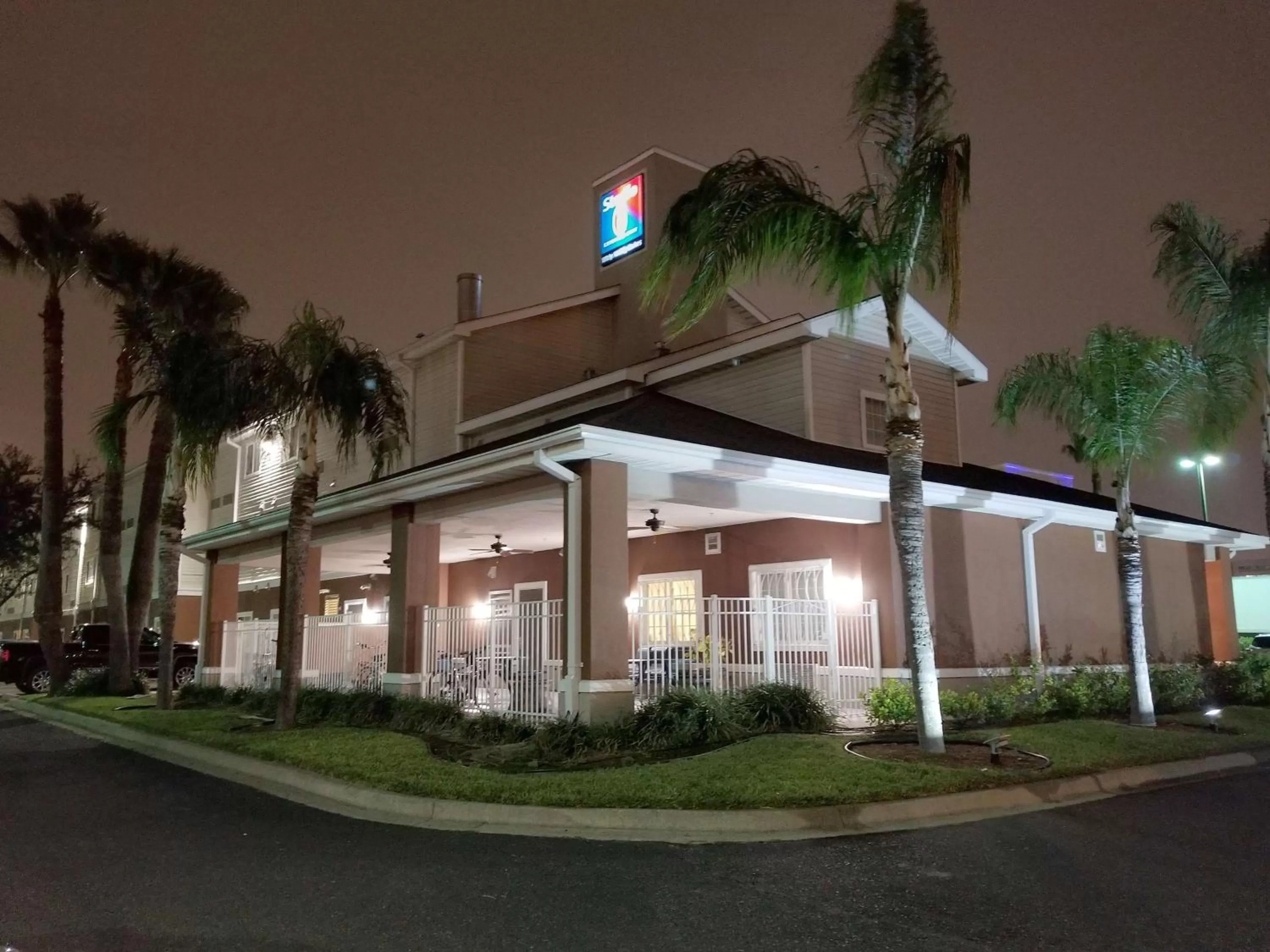 Property building in Studio 6-Mcallen, TX