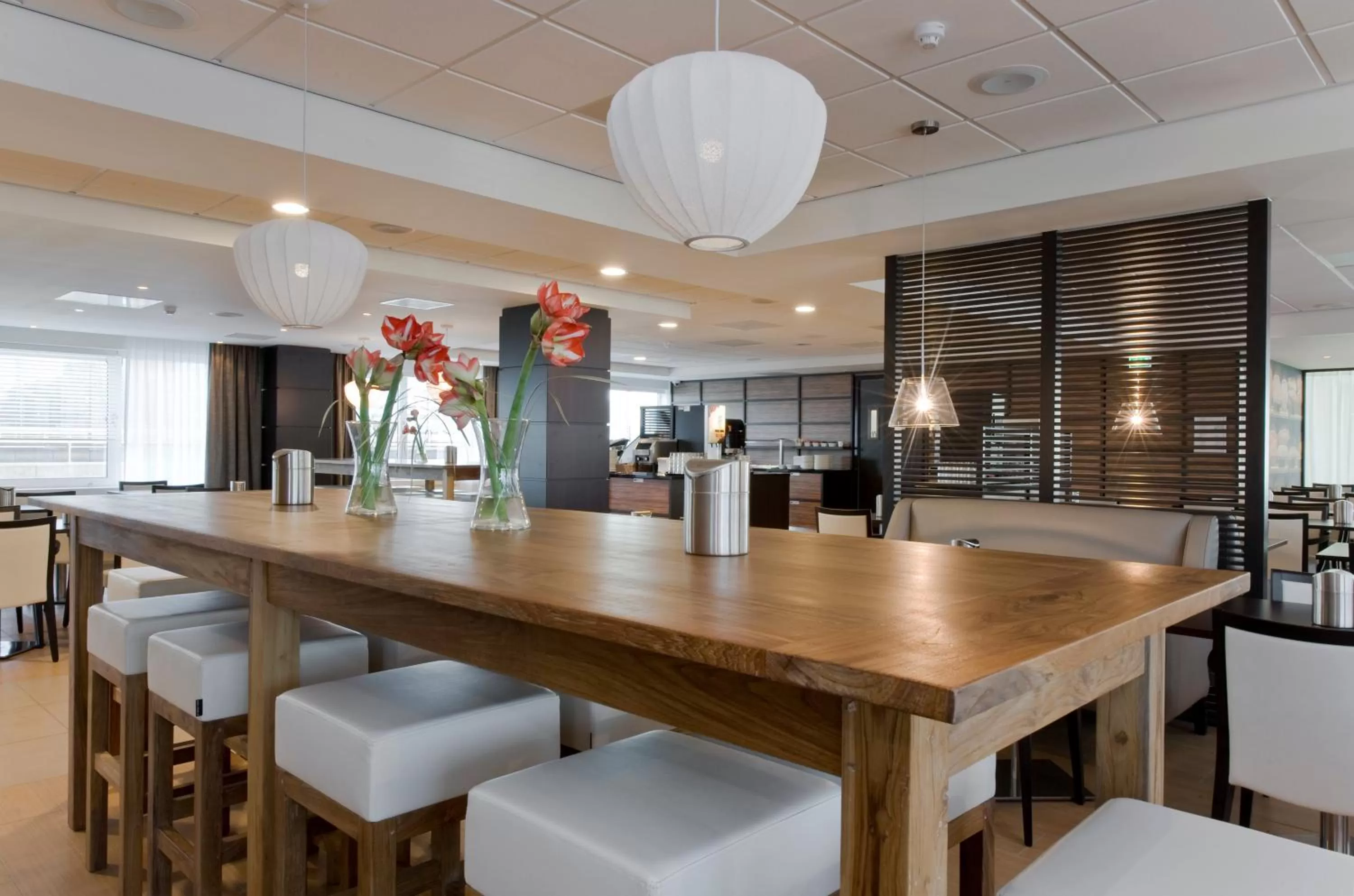 Restaurant/places to eat in Holiday Inn Express Amsterdam - Sloterdijk Station by IHG