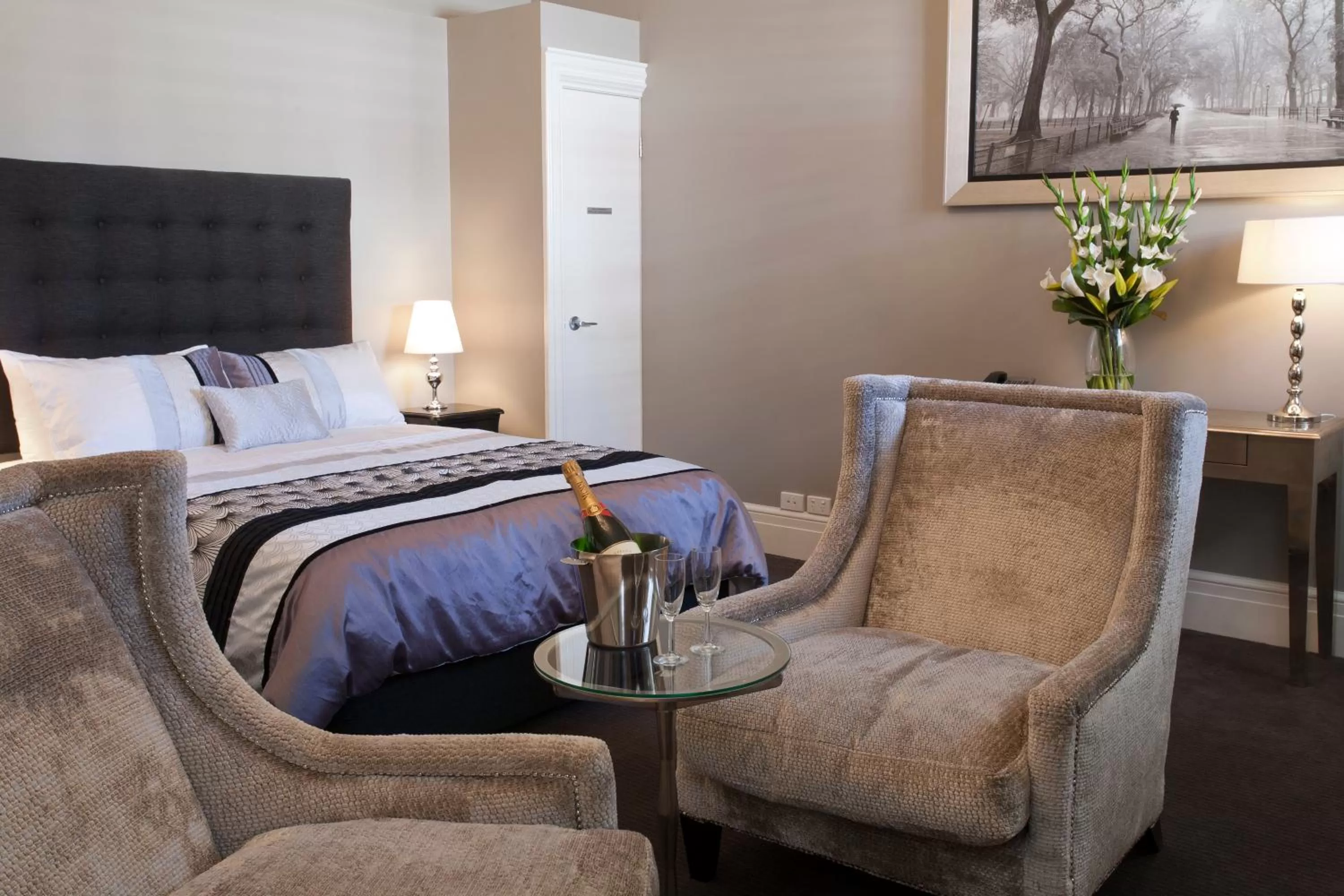 Living room, Bed in Ballarat Premier Apartments