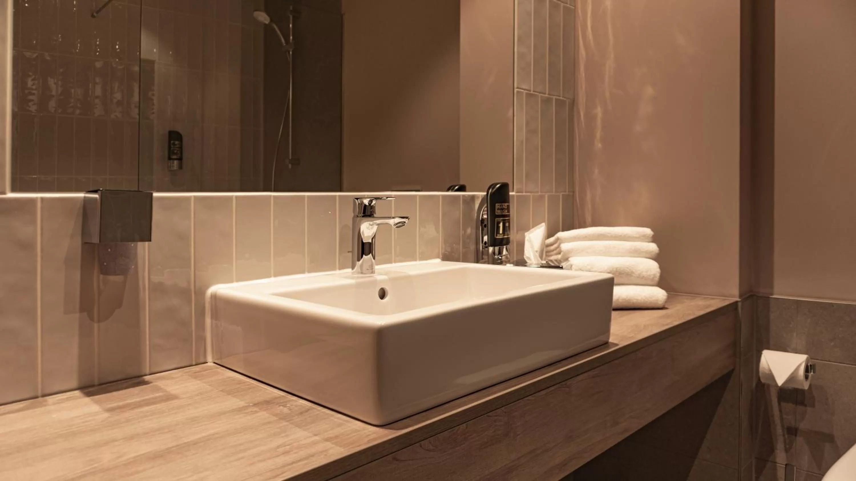 Bathroom in H24 Stadthotel Bernau