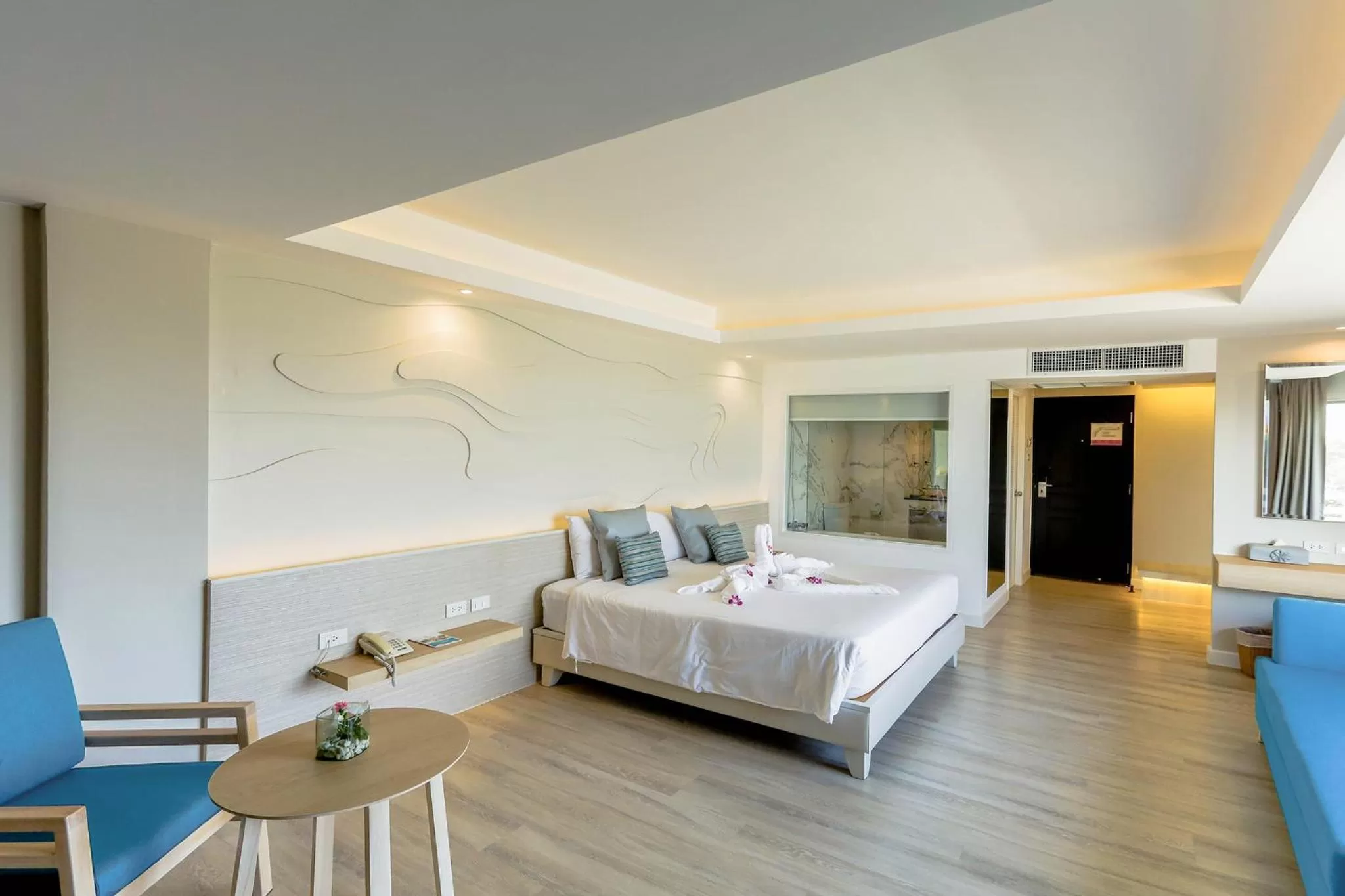 Photo of the whole room, Bed in Methavalai Hotel