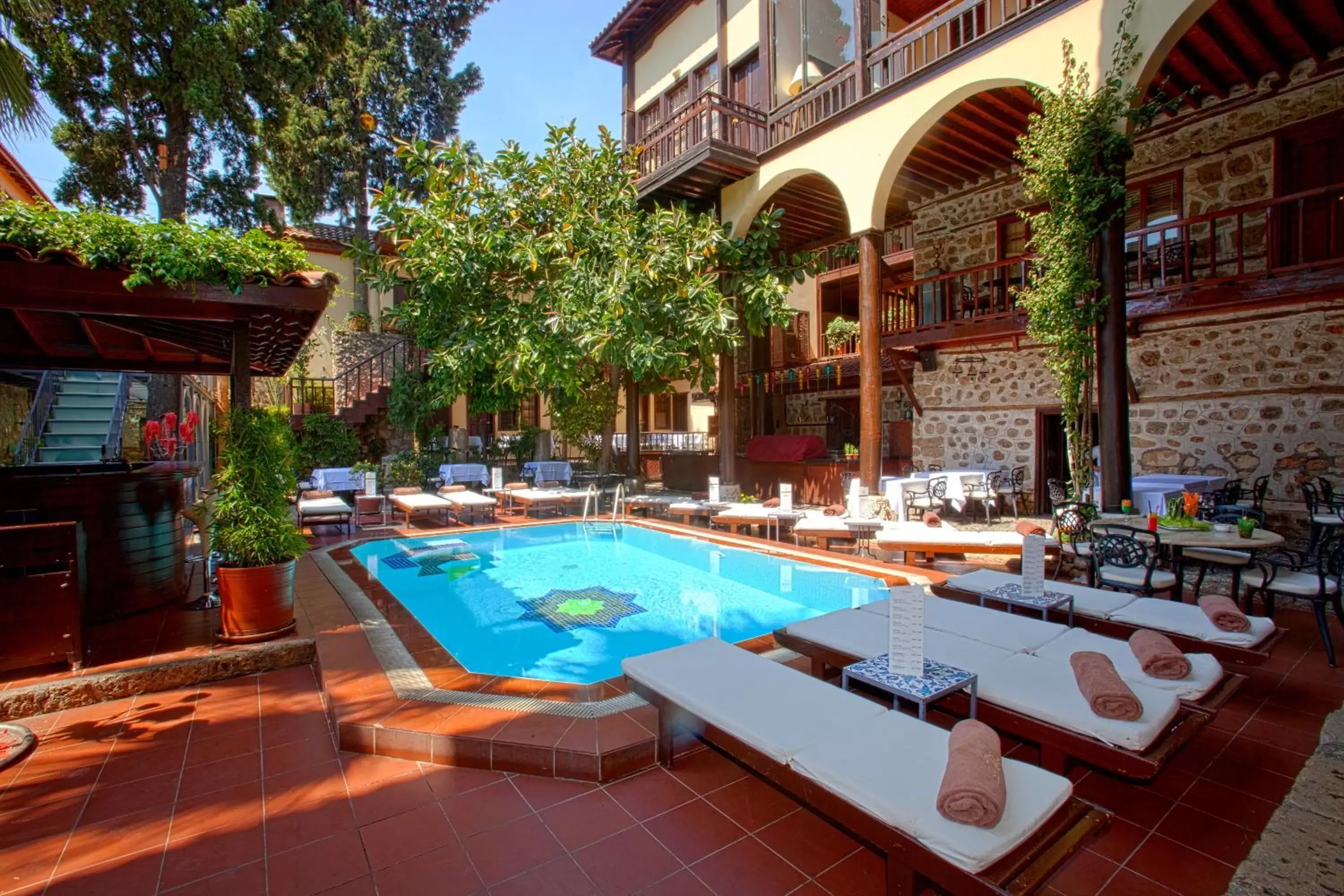 Garden, Swimming Pool in Alp Pasa Hotel - Special Class