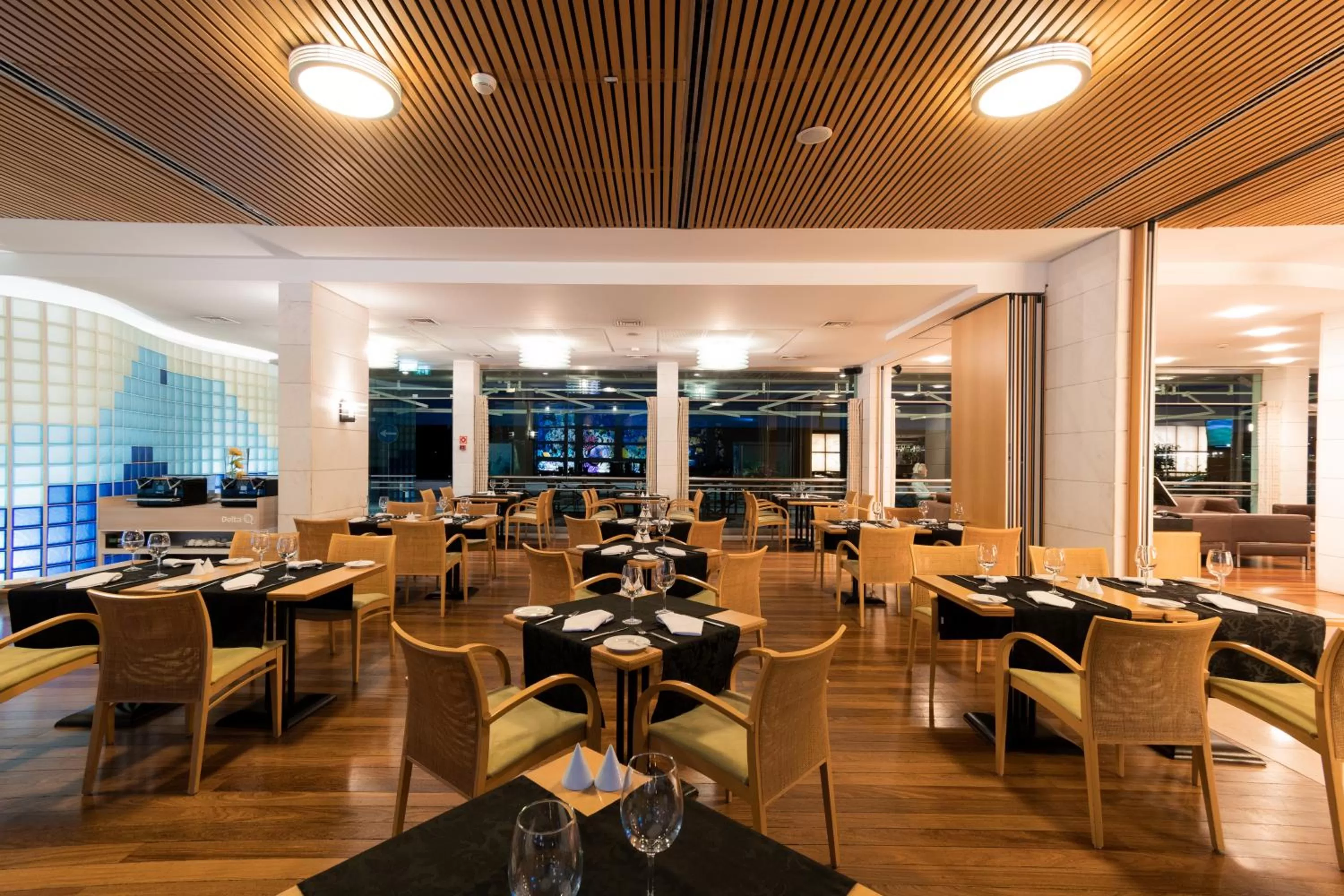 Restaurant/places to eat in SANA Sesimbra Hotel