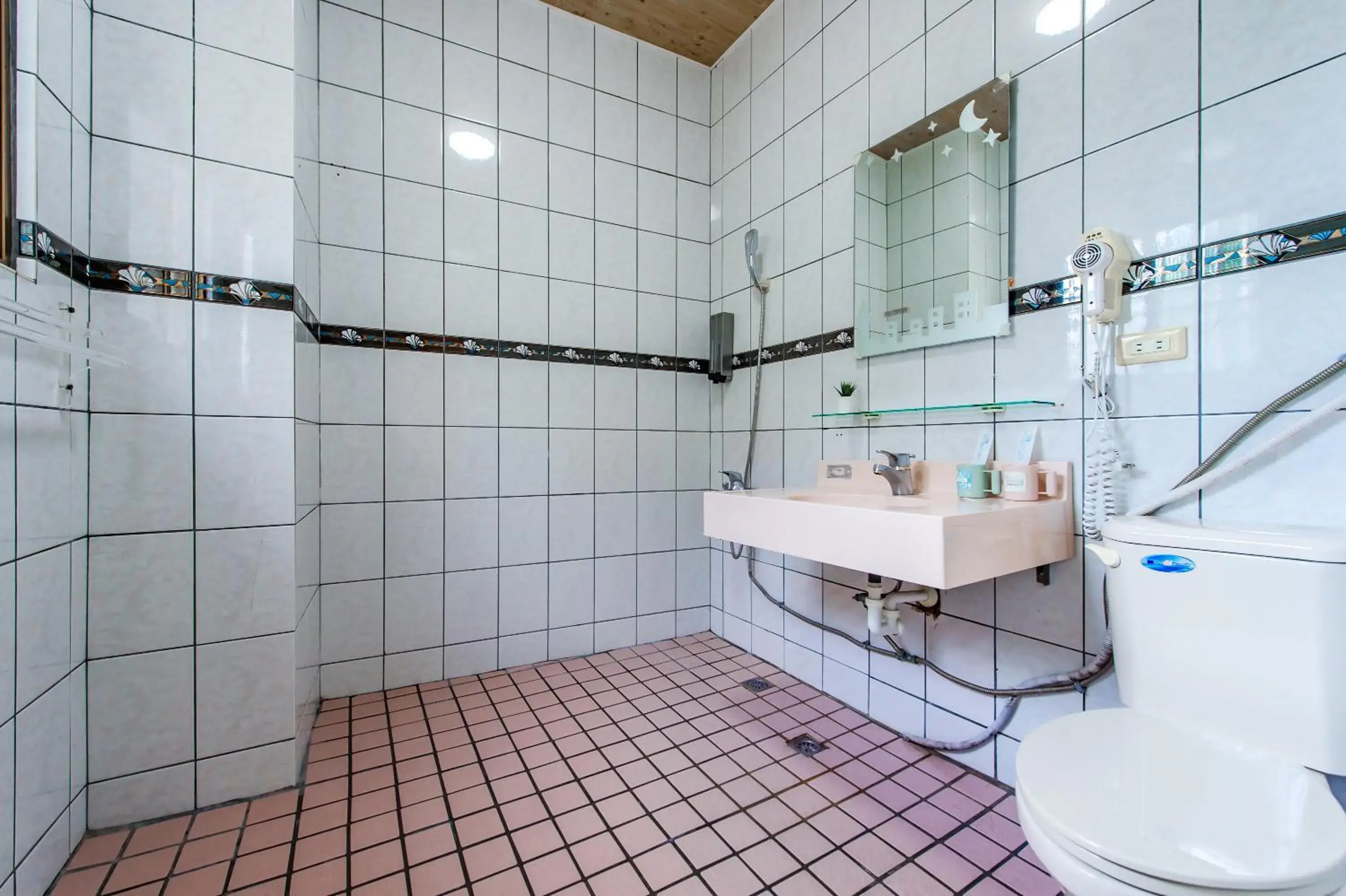 Shower, Bathroom in Ju jiu House