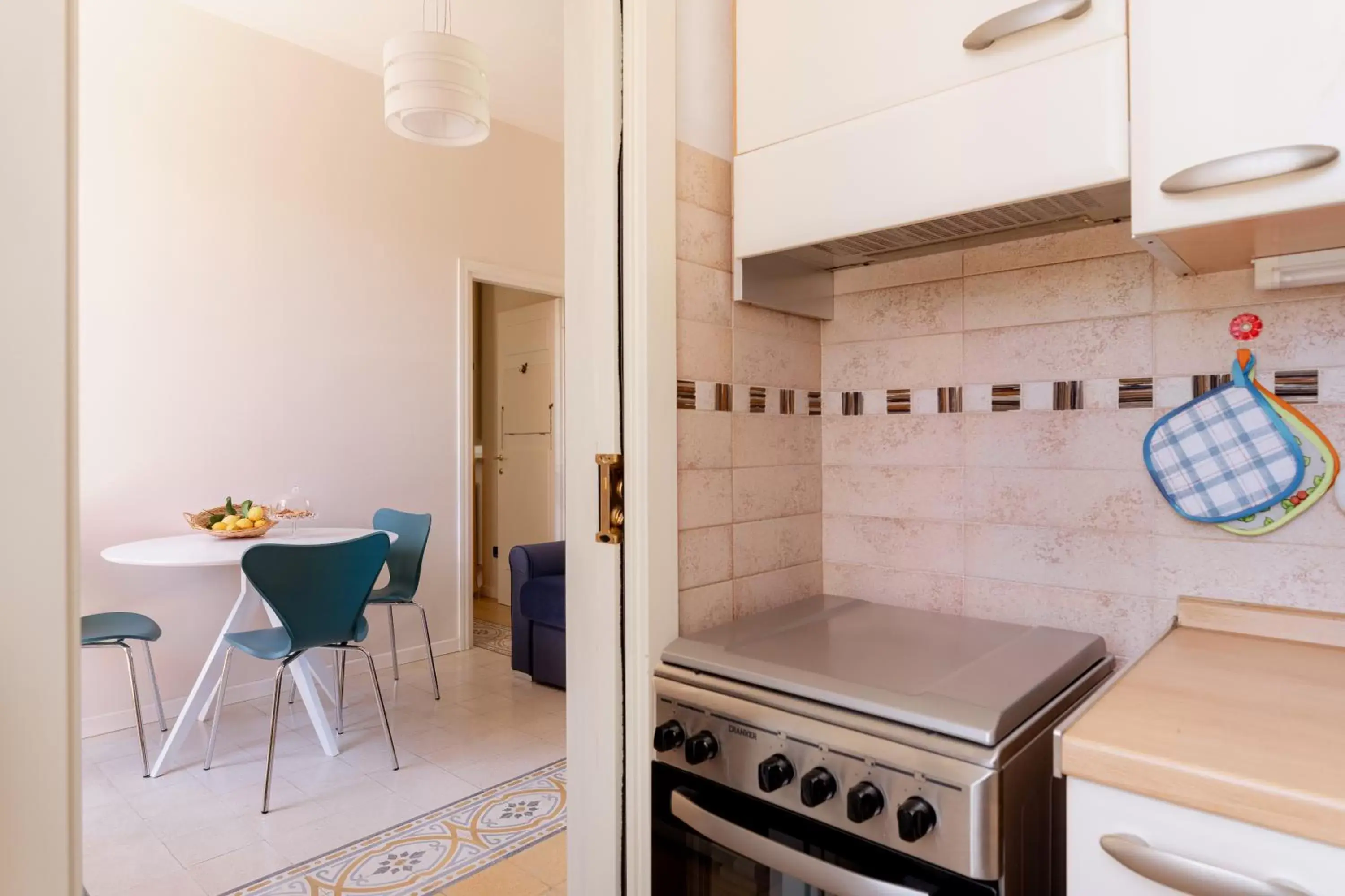 Kitchen/Kitchenette in Villa Romantica