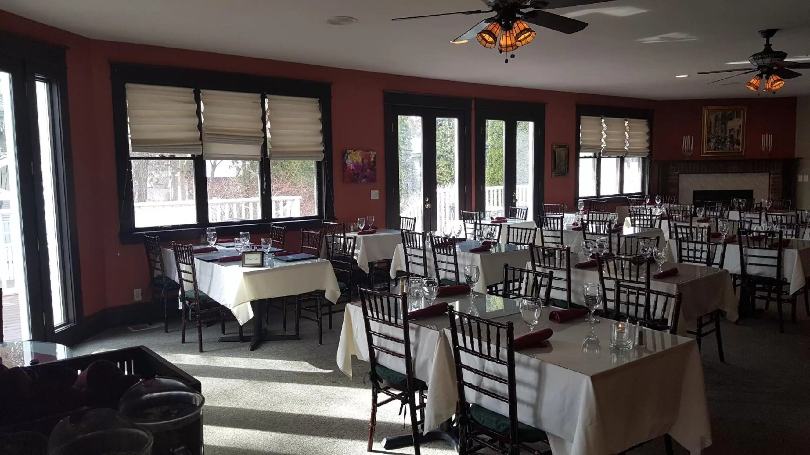 Restaurant/Places to Eat in Greenbriar Inn