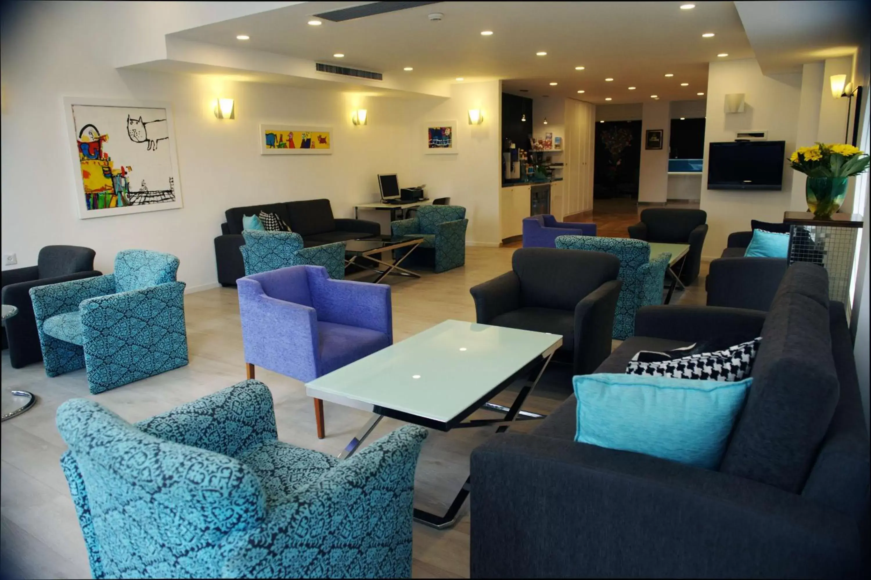 Lobby or reception, Lounge/Bar in Best Western Regency Suites