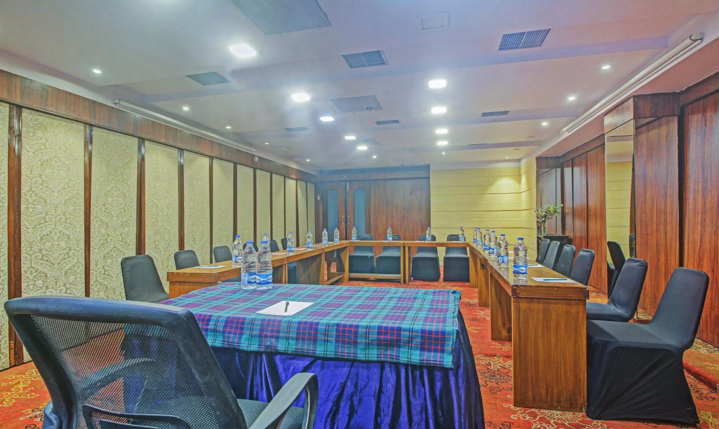Meeting/conference room in Treebo Tryst Dee Empresa