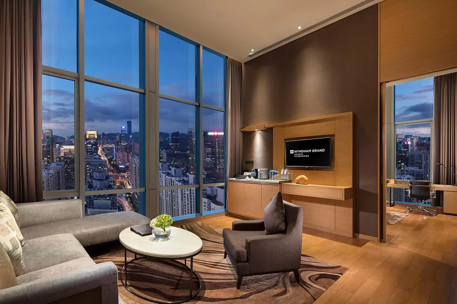 Living room, Seating Area in Wyndham Grand