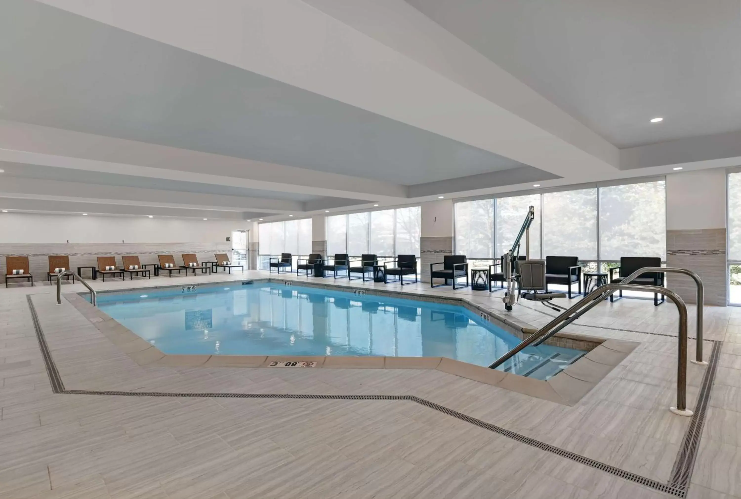 Pool view, Swimming Pool in Homewood Suites By Hilton Edison Woodbridge, NJ