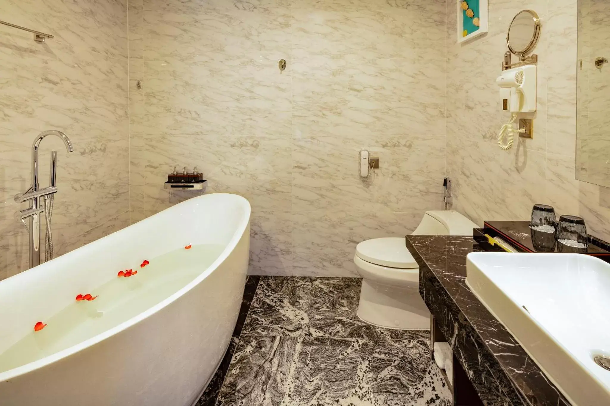 Hot Tub, Bathroom in Erica Nha Trang Hotel