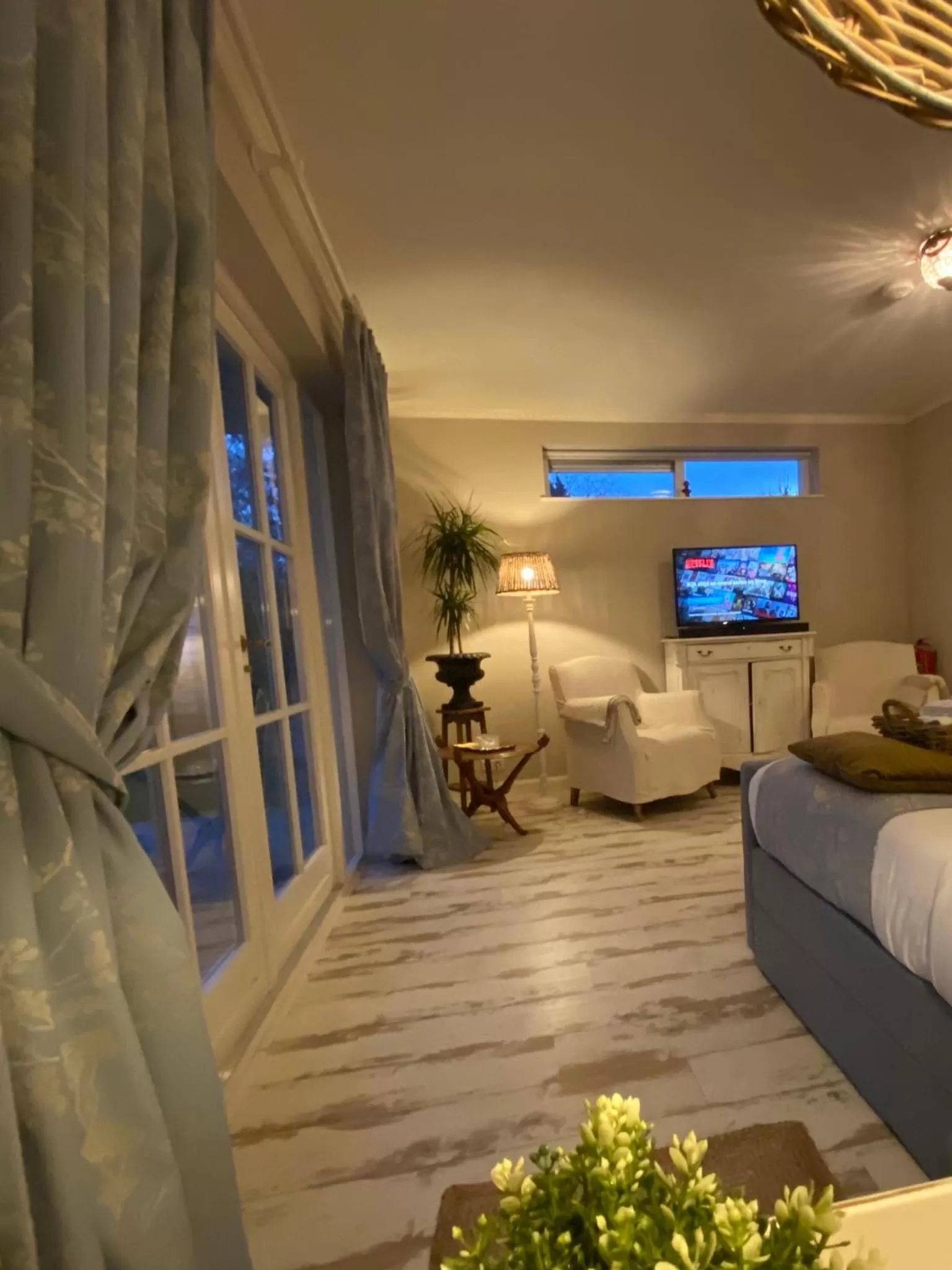 De Vijverkamer-----privé diner op de kamer mogelijk!!