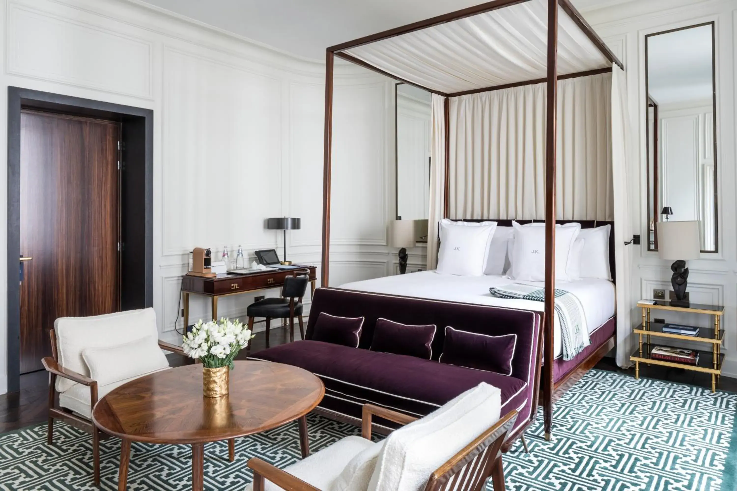 Bedroom, Bed in J.K. Place Paris Bedroom, Bed in J.K. Place Paris