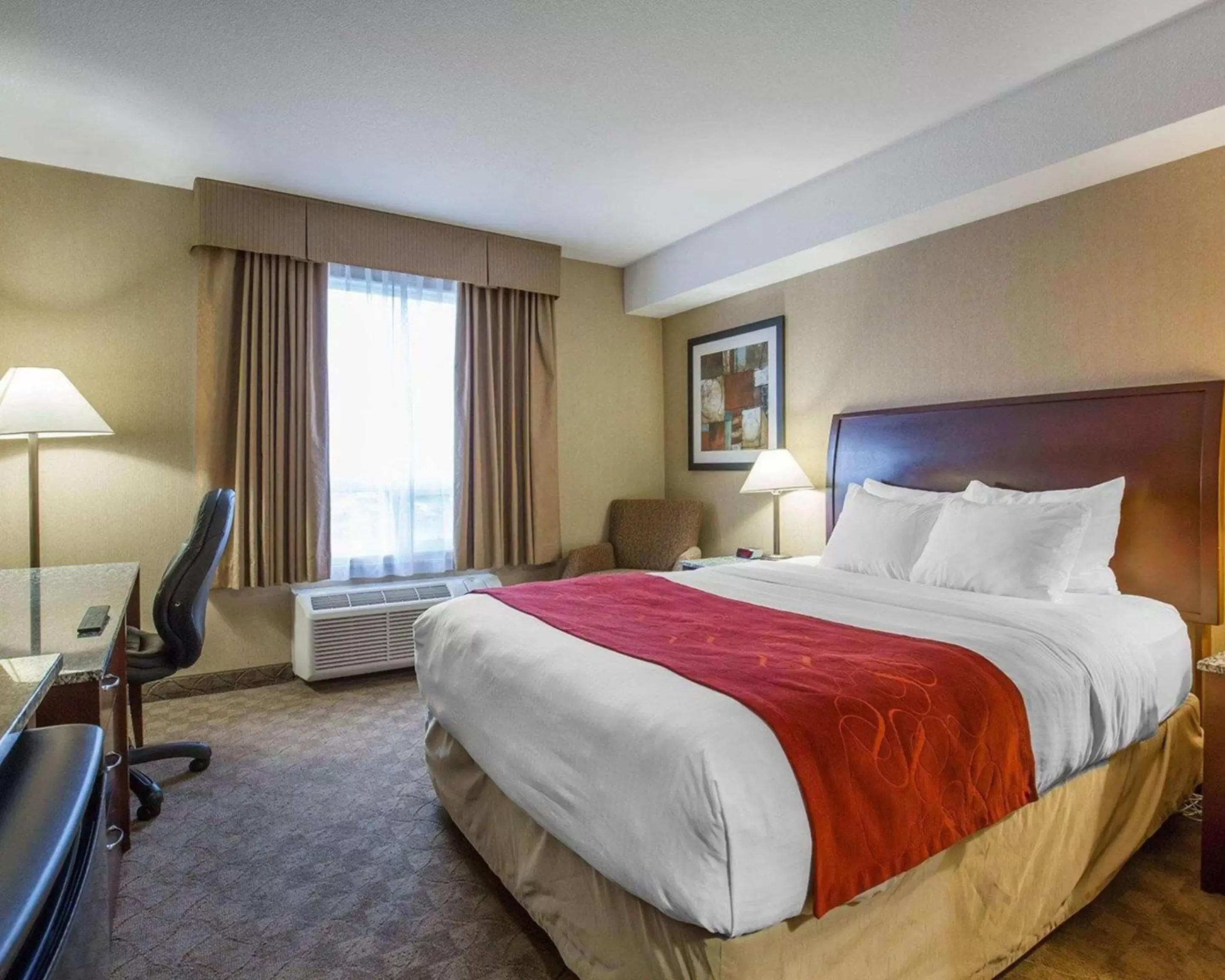 Photo of the whole room, Bed in Comfort Inn & Suites Airdrie