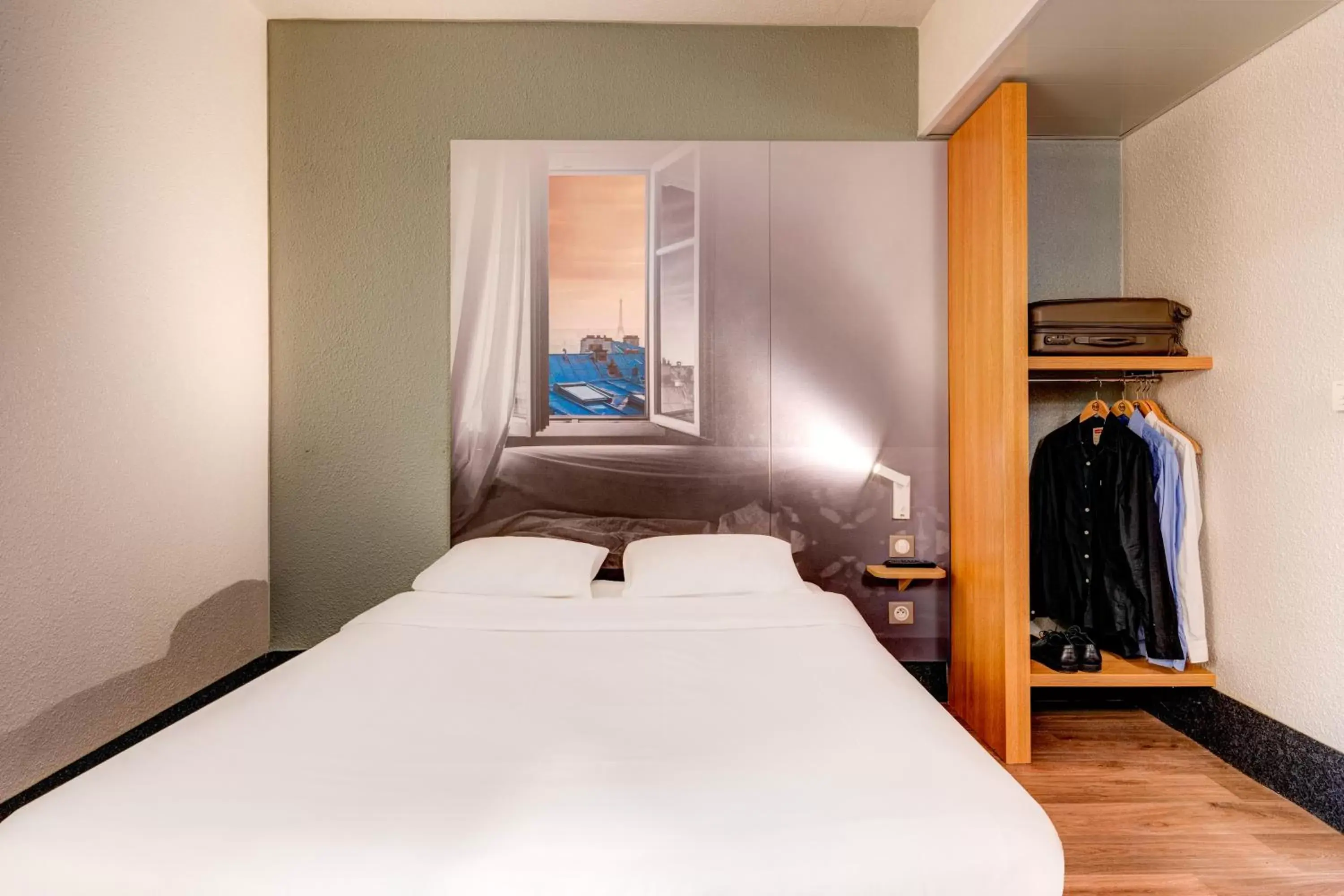 Bedroom, Bed in B&B HOTEL Saint-Witz